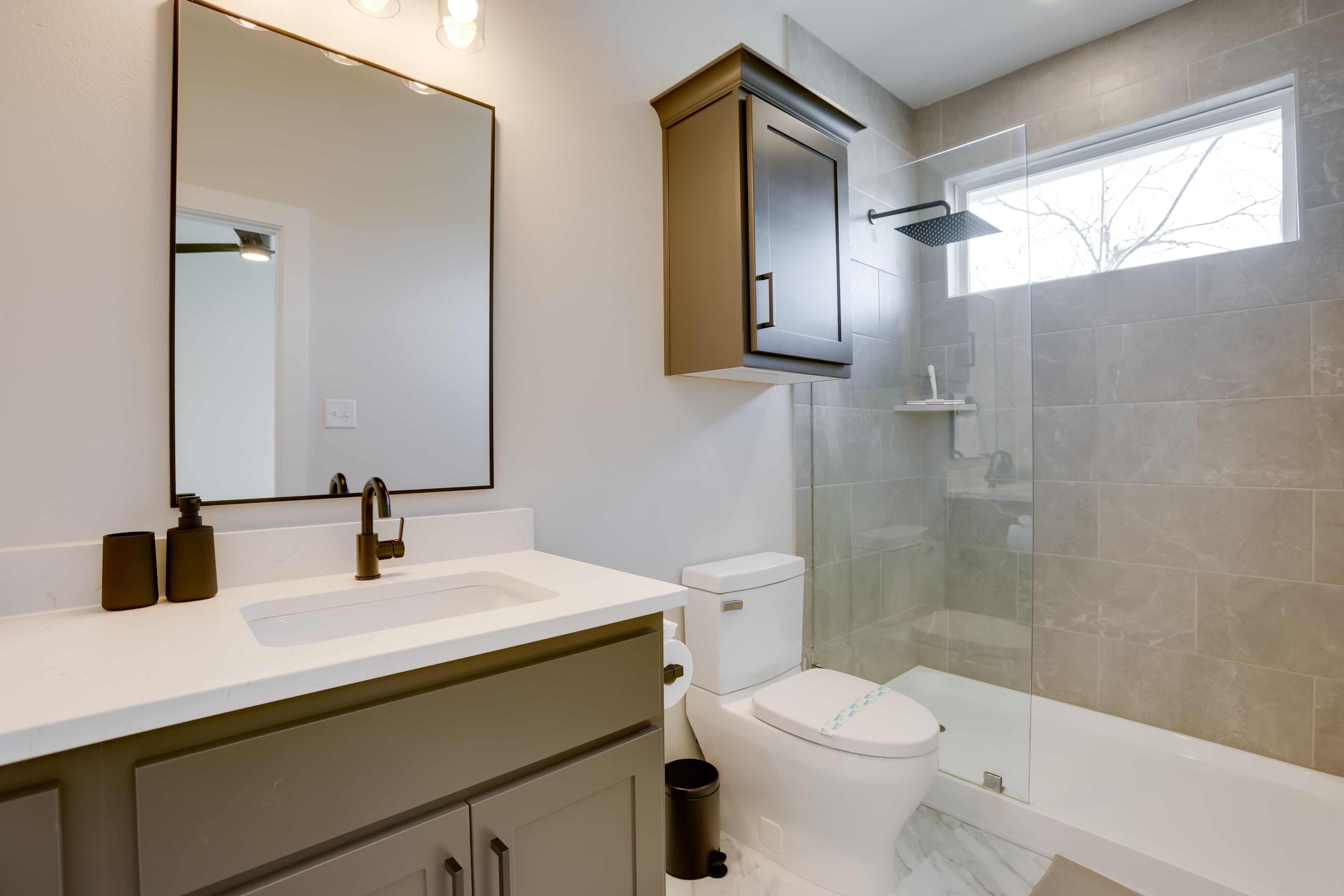 En-Suite Bathroom | 2nd Floor