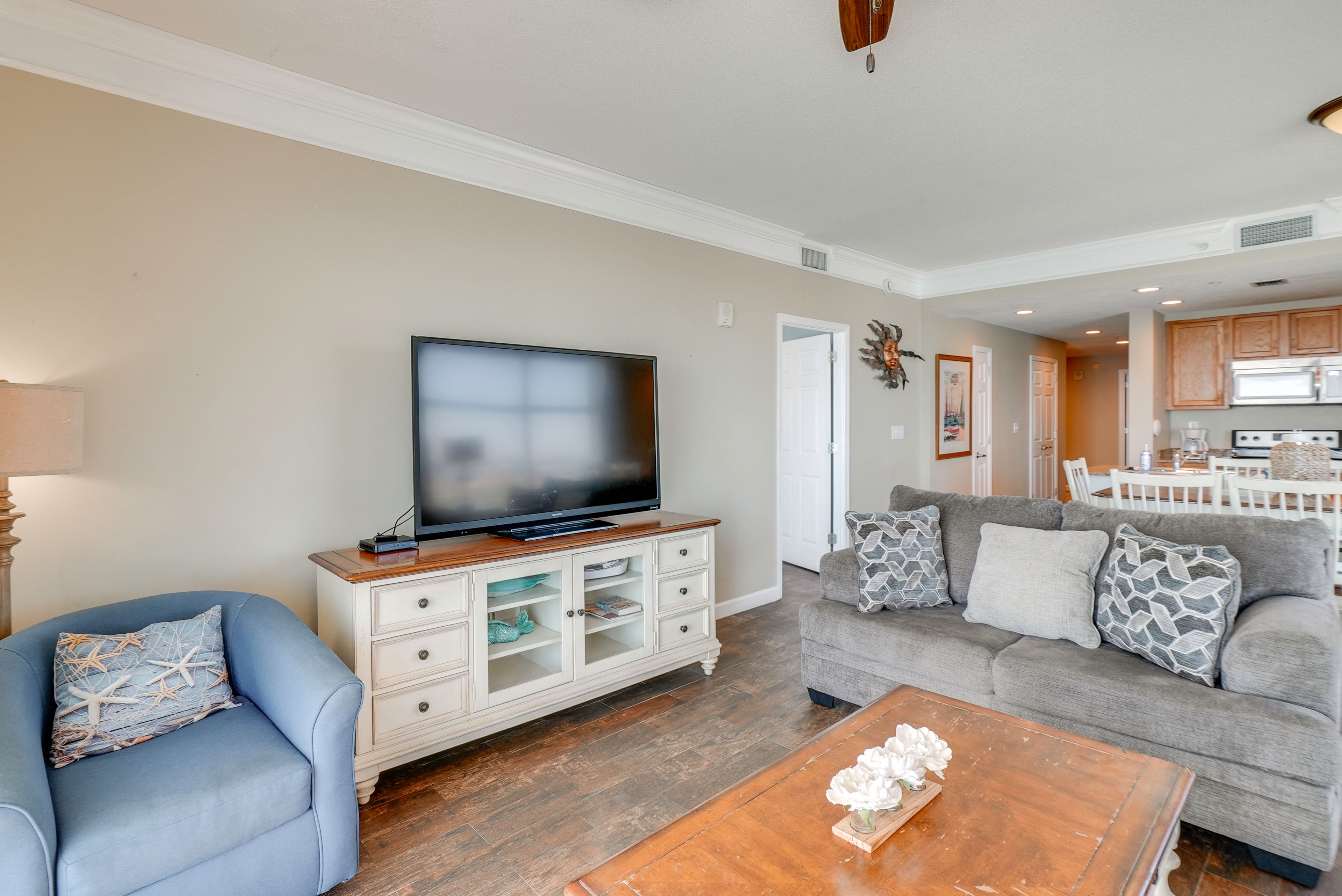 Living Room | Queen Sleeper Sofa