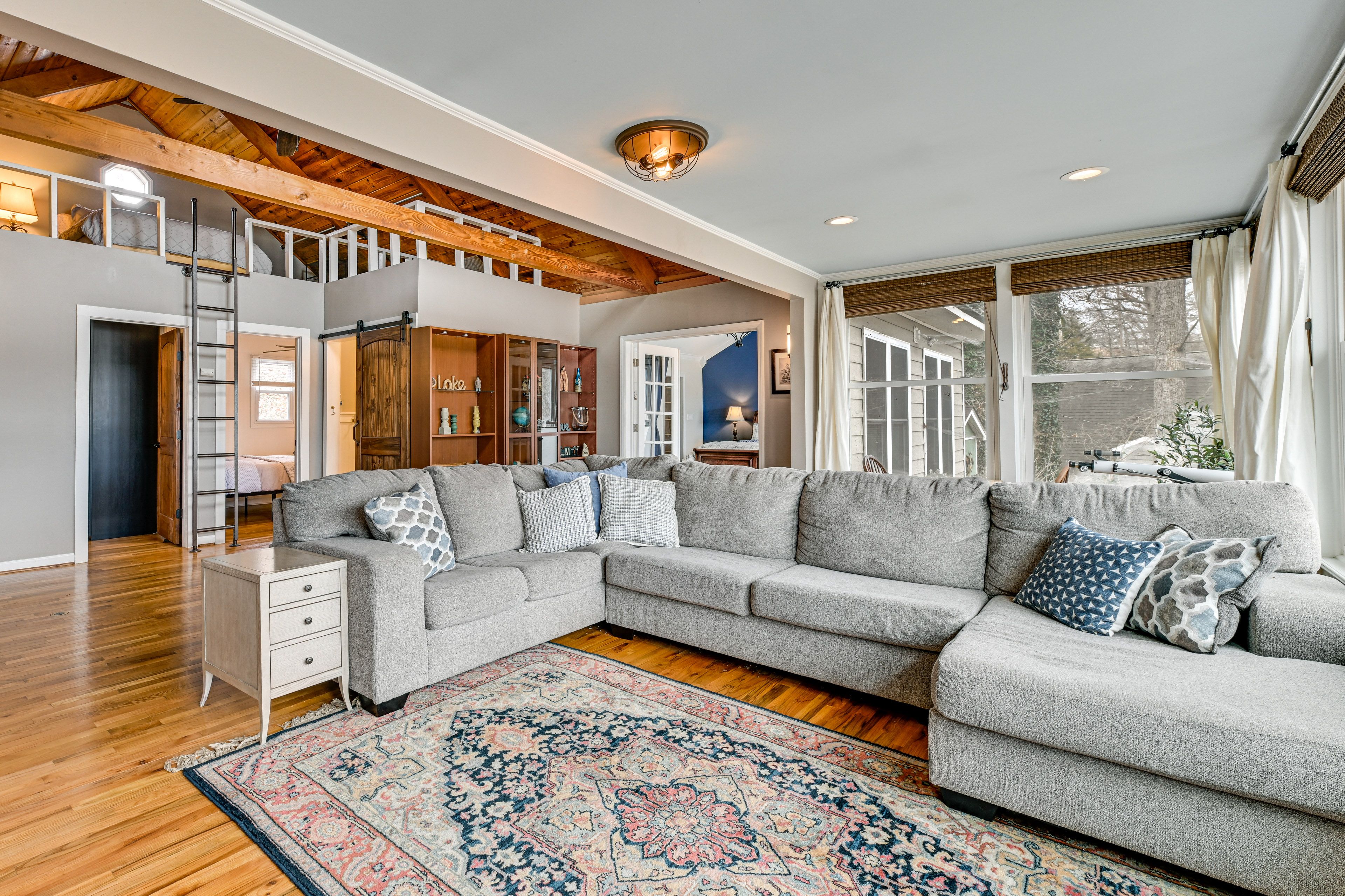 Living Area | Smart TV | Upper Level