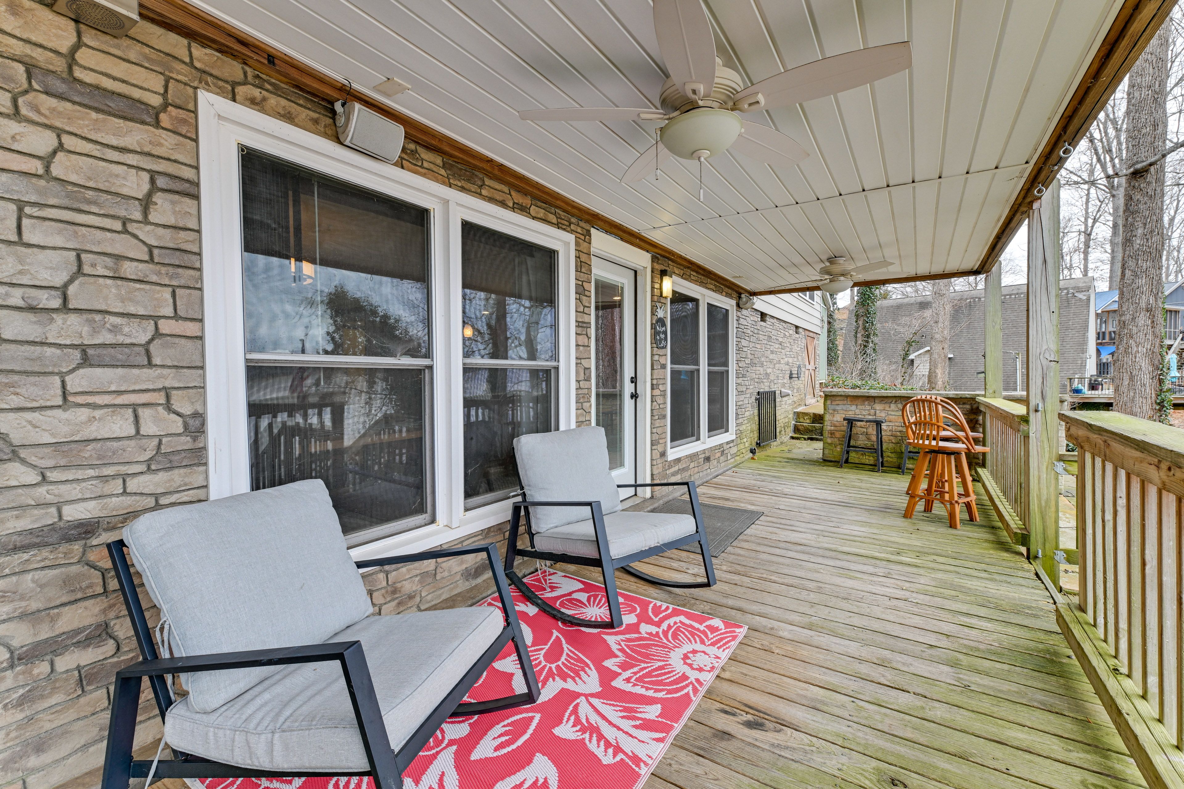 Private Deck | Outdoor Seating