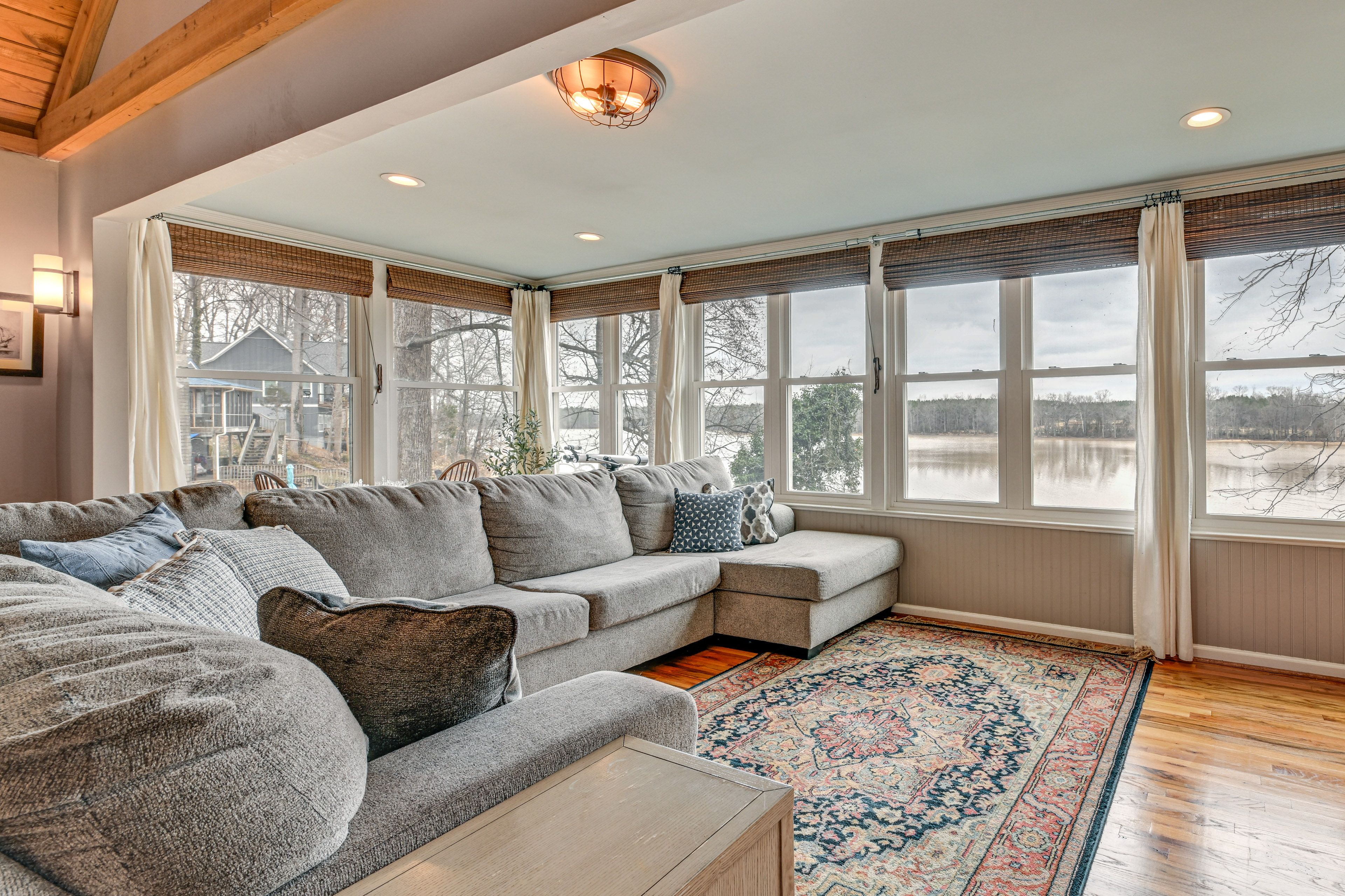 Living Area | Upper Level