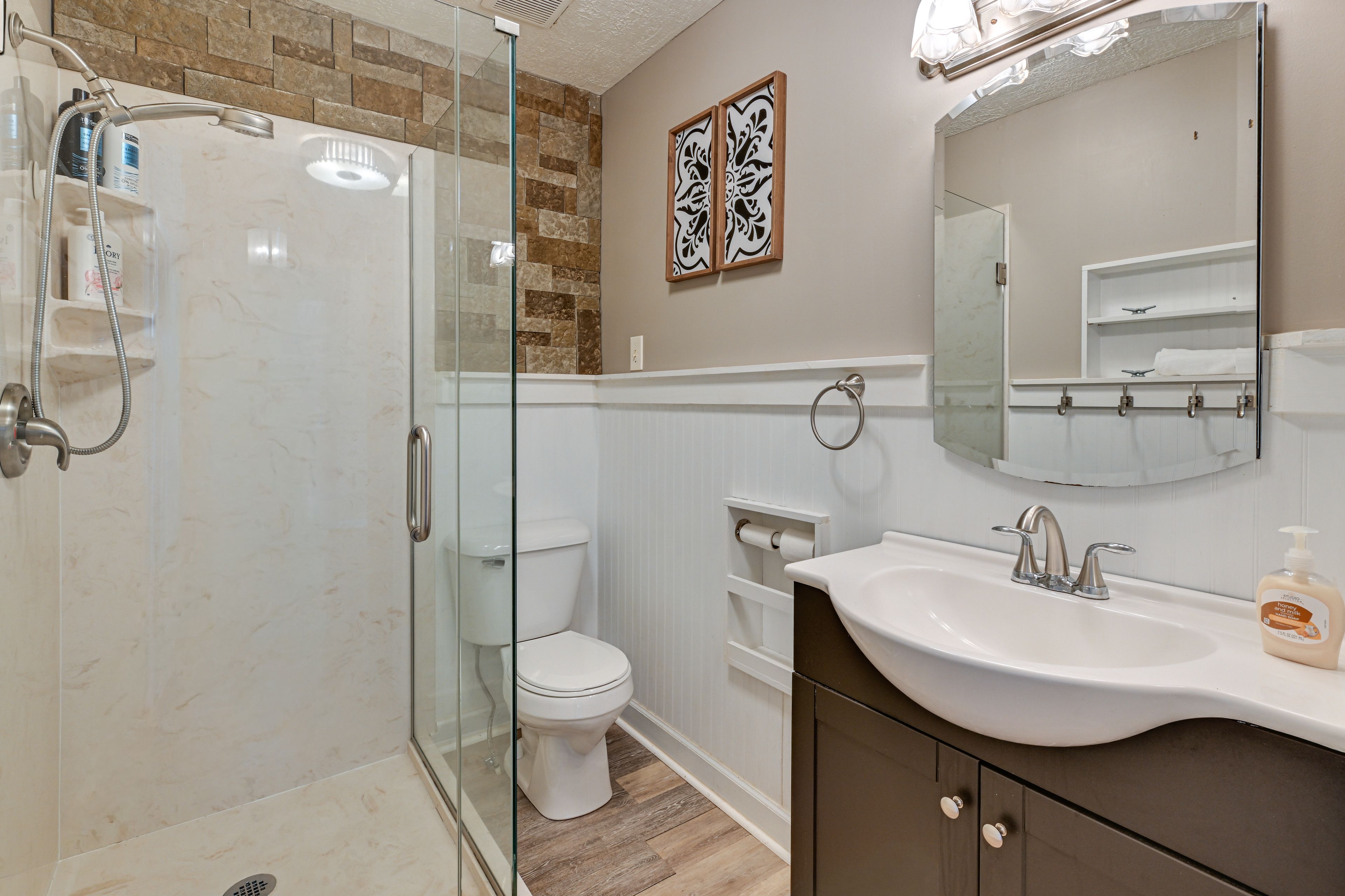 Bathroom | Upper Level