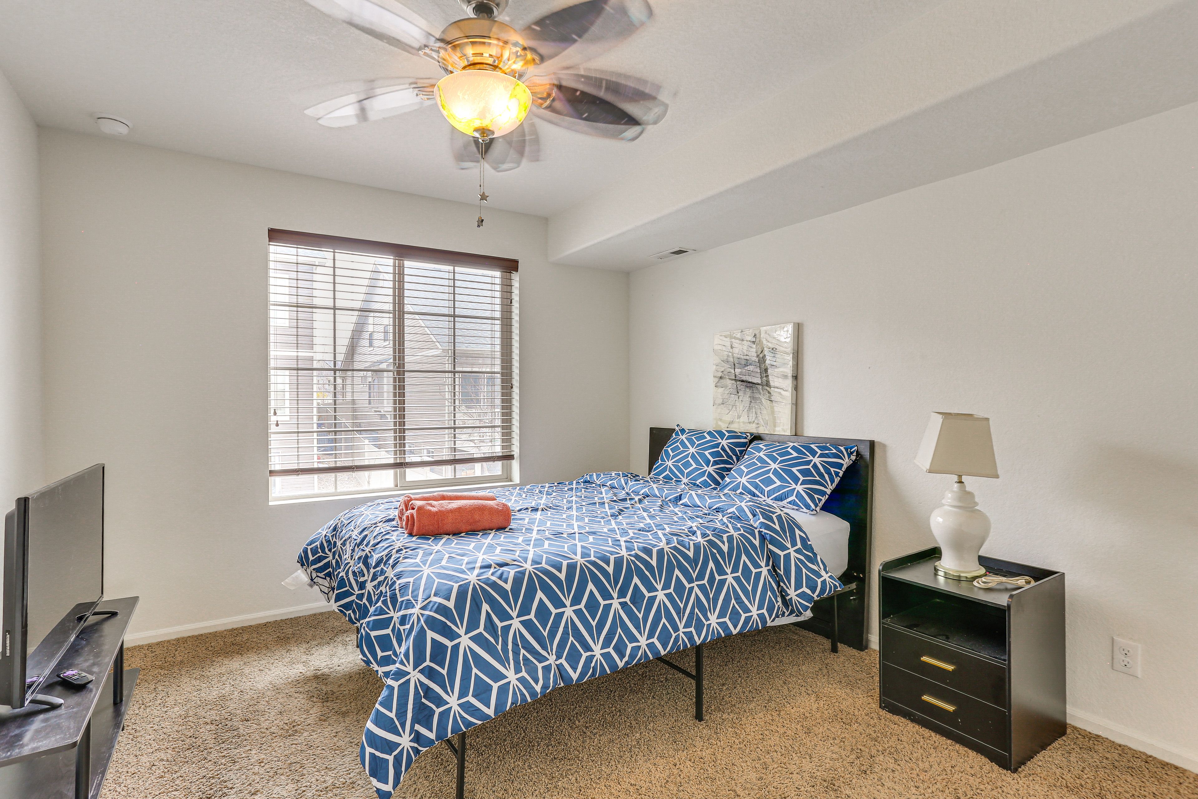 Bedroom 1 | Queen Bed | 1st Floor