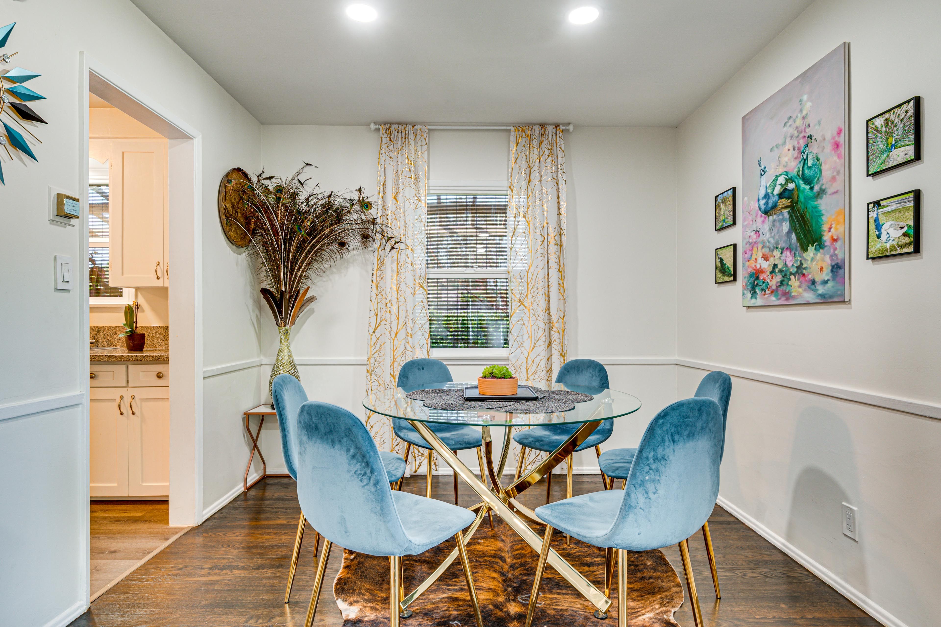 Dining Area | Dishware & Flatware