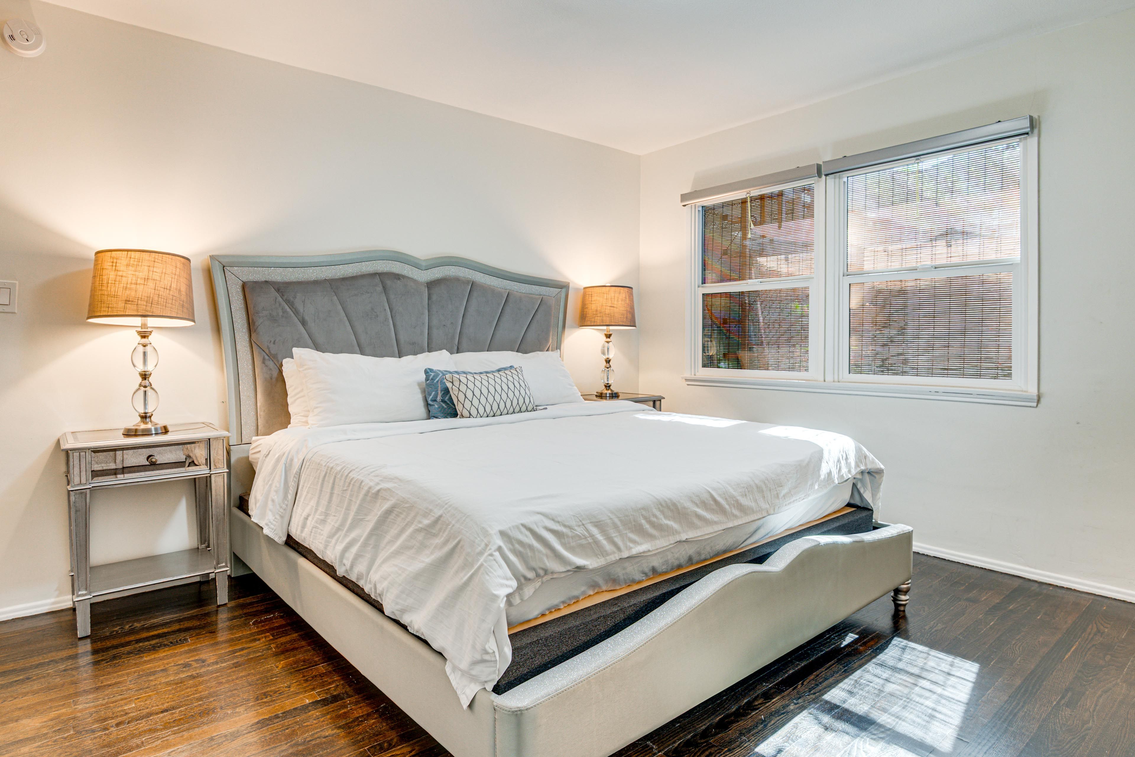 Bedroom 1 | King Bed