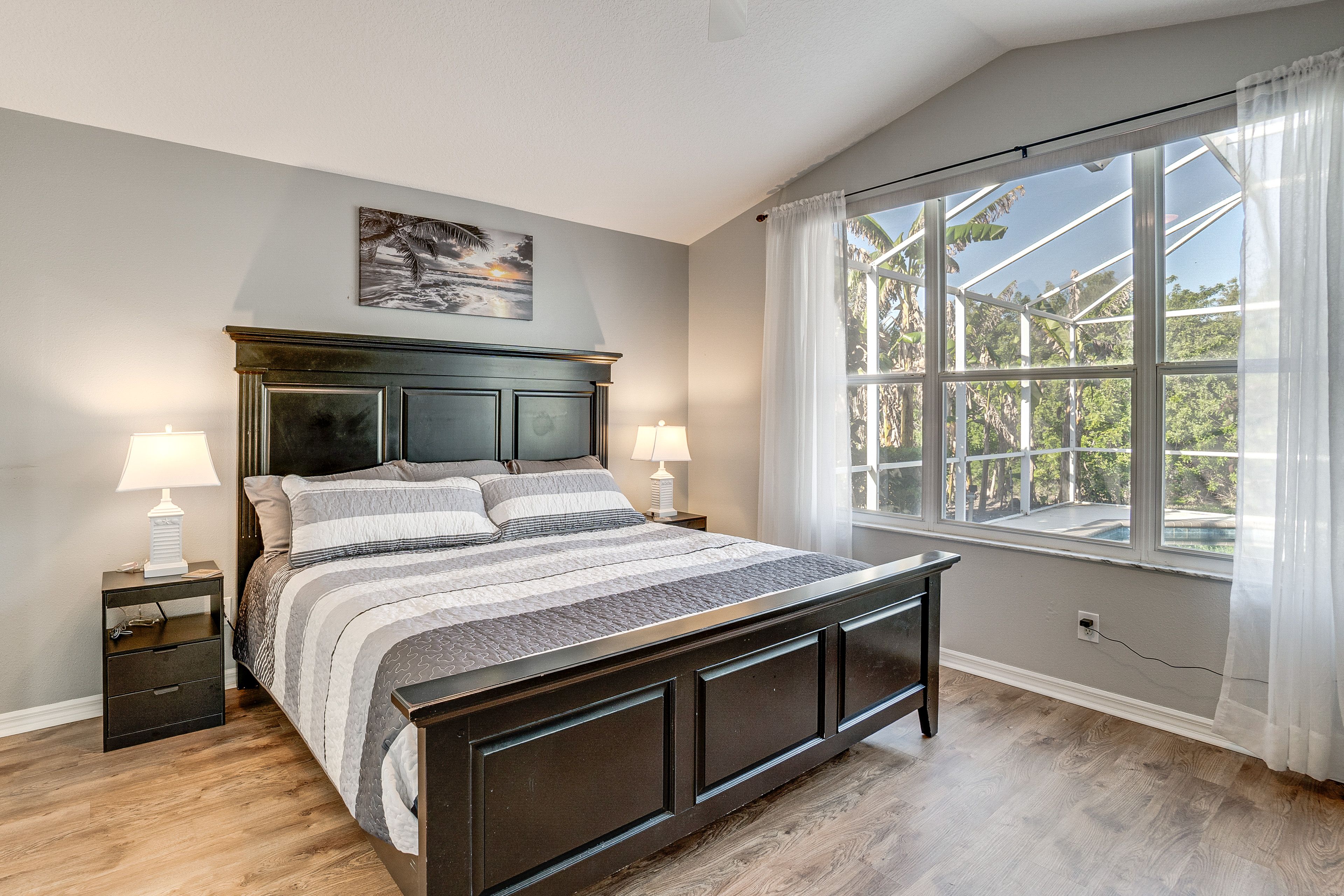 Bedroom 1 | King Bed | Smart TV