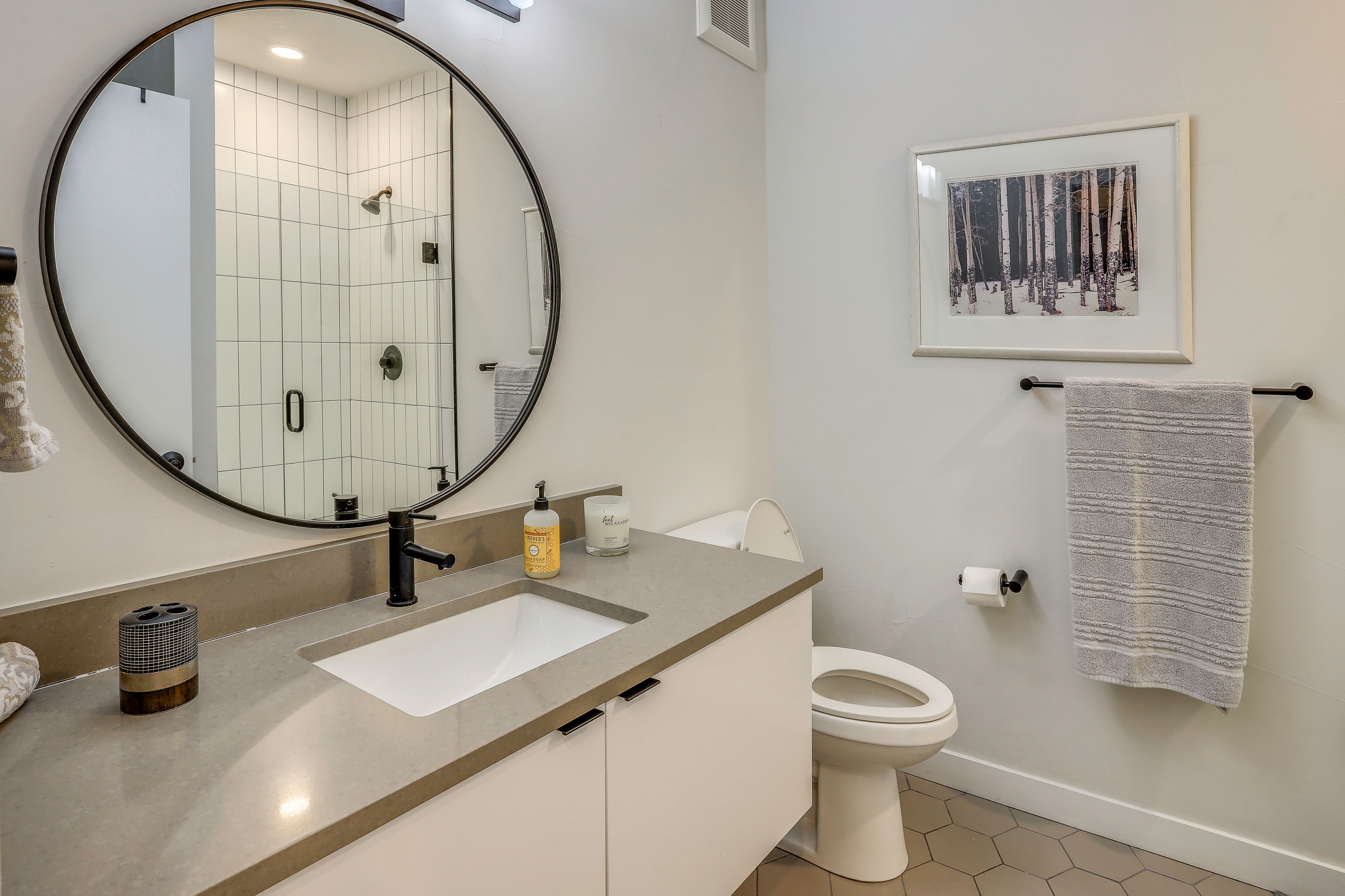 Full Bathroom | Laundry