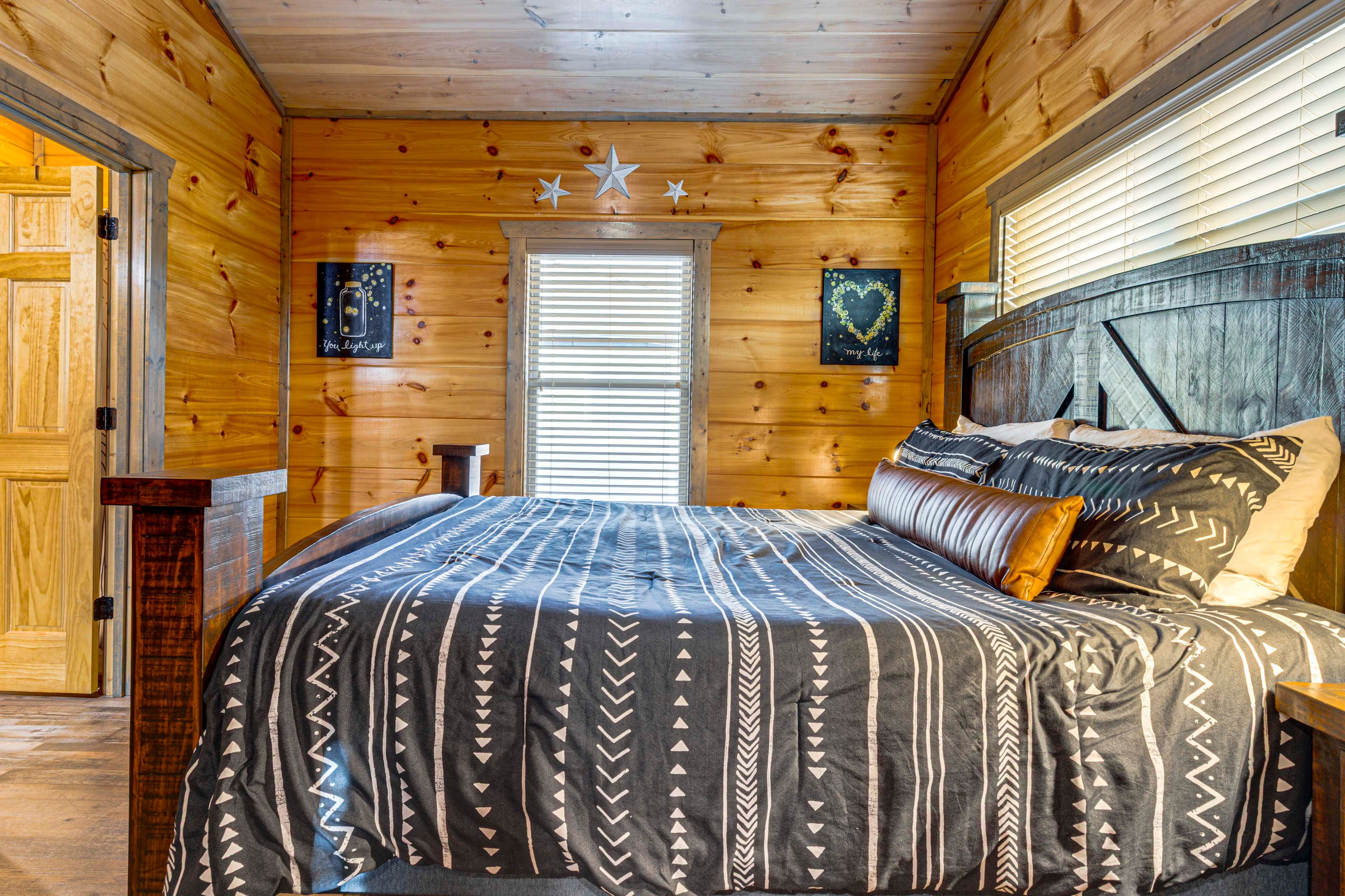 Bedroom 1 | Main Level | King Bed