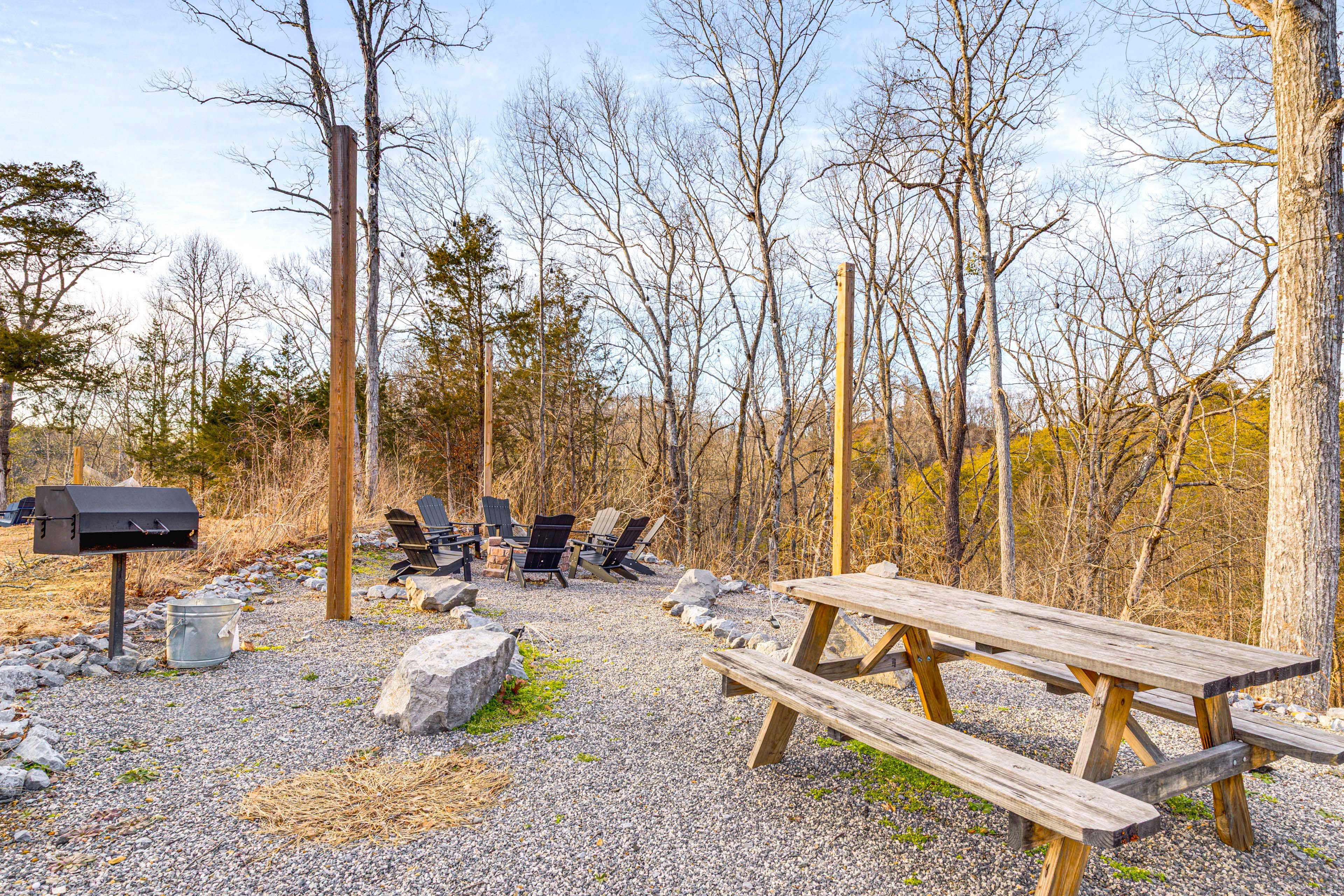 Private Yard | Charcoal Grill | Wood-Burning Fire Pit