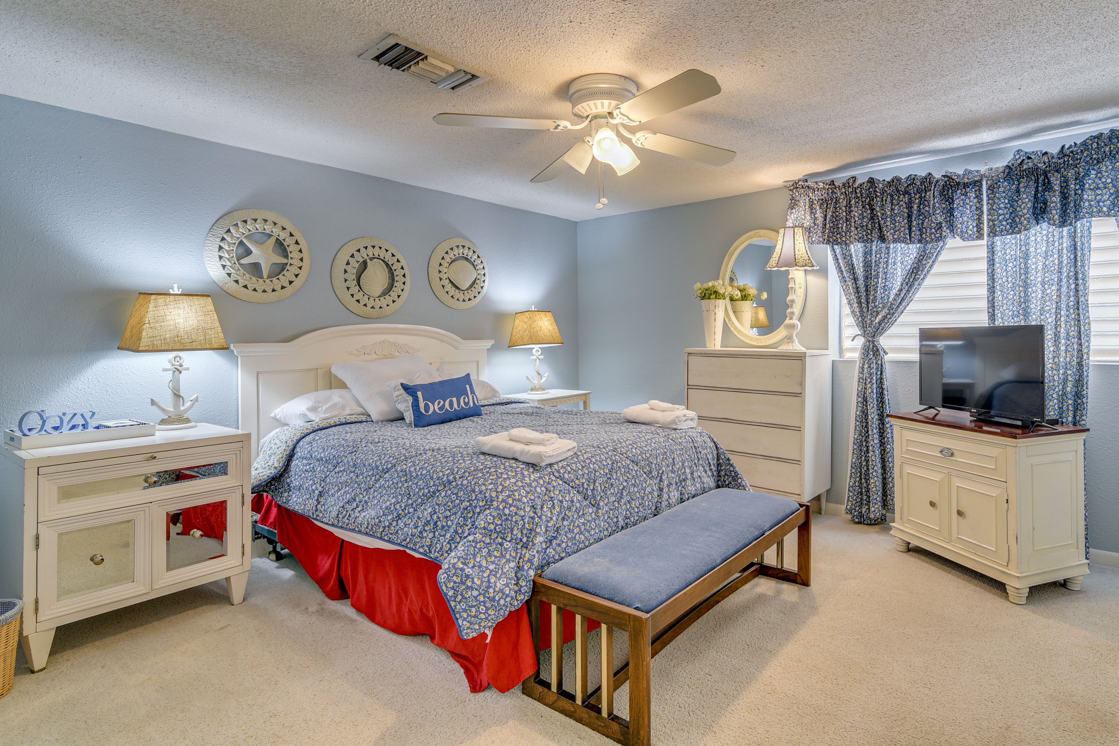 Bedroom 1 | Queen Bed | 2nd Floor