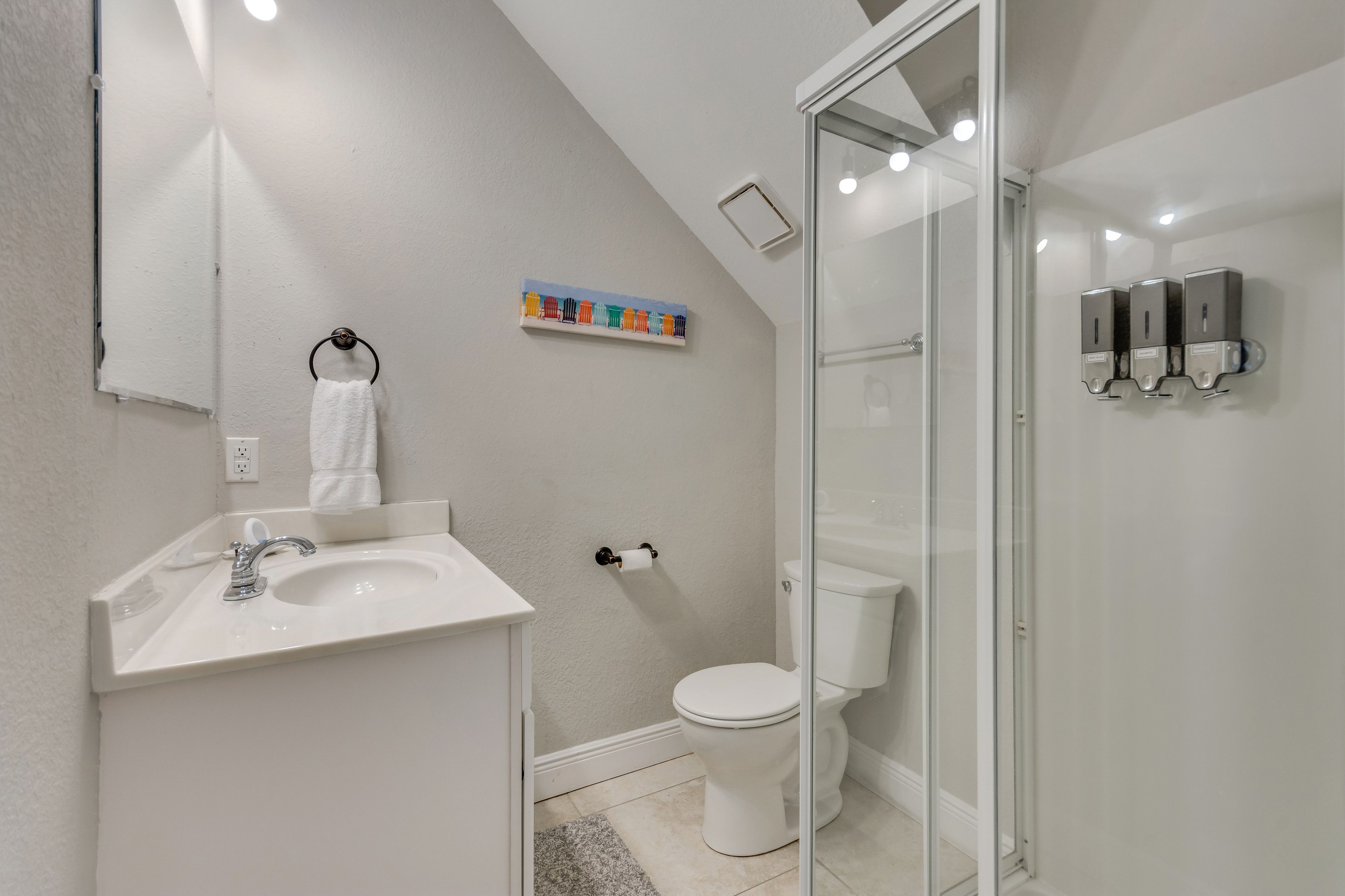 Full Bathroom | 1st Floor