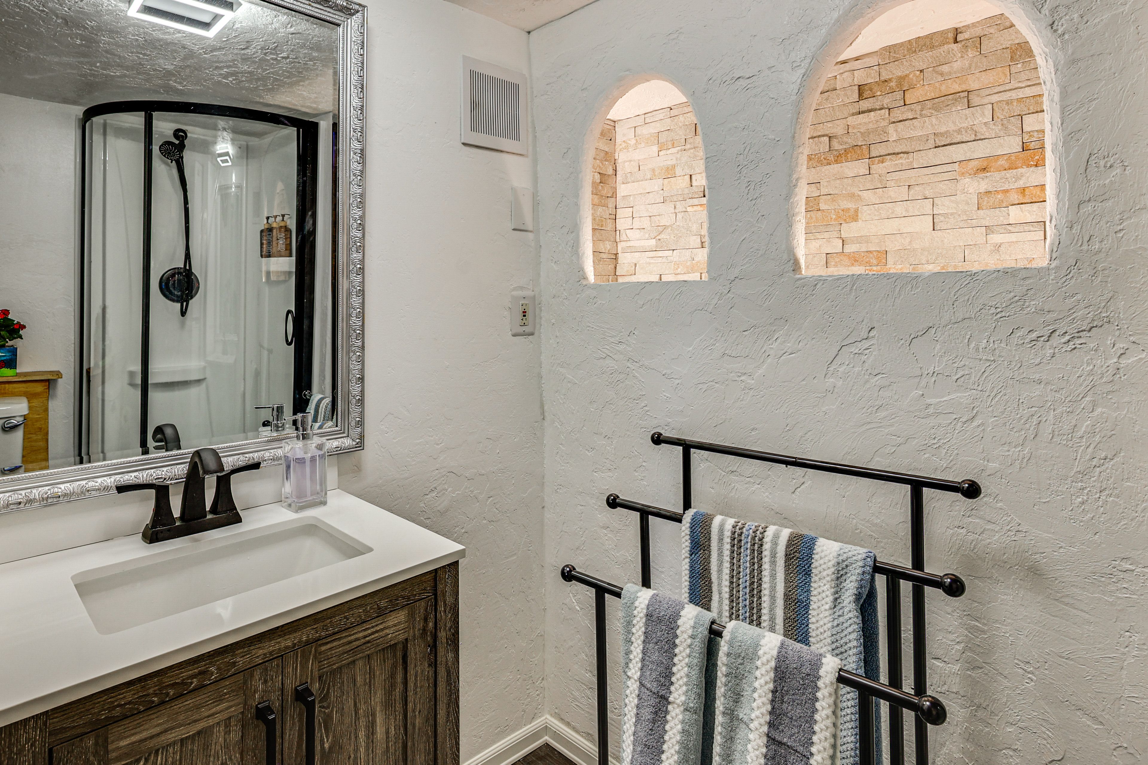 Bathroom | Shower | Washer/Dryer