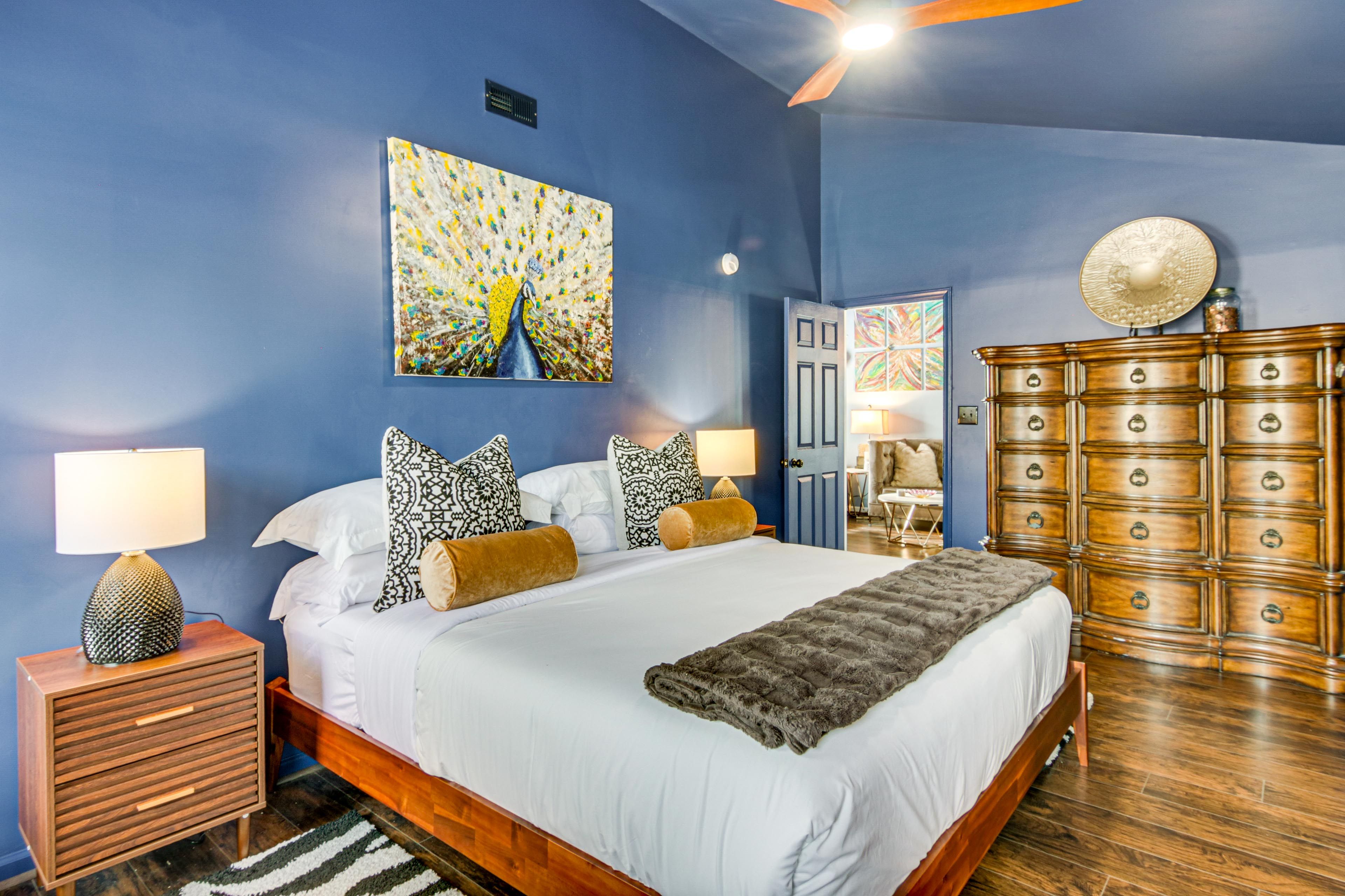 Bedroom 1 | King Bed | En-Suite Bathroom