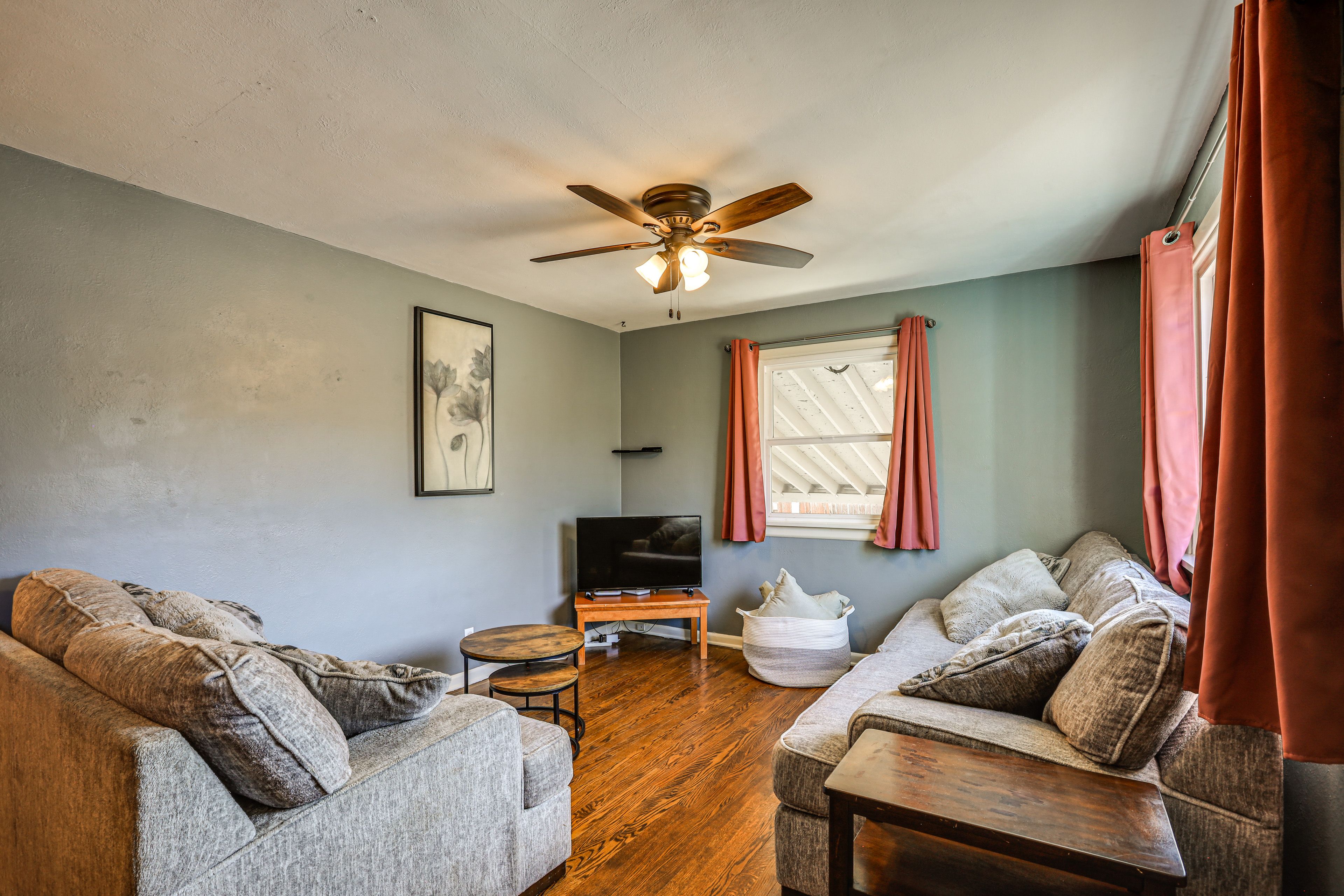 Living Room | TV | Main Level