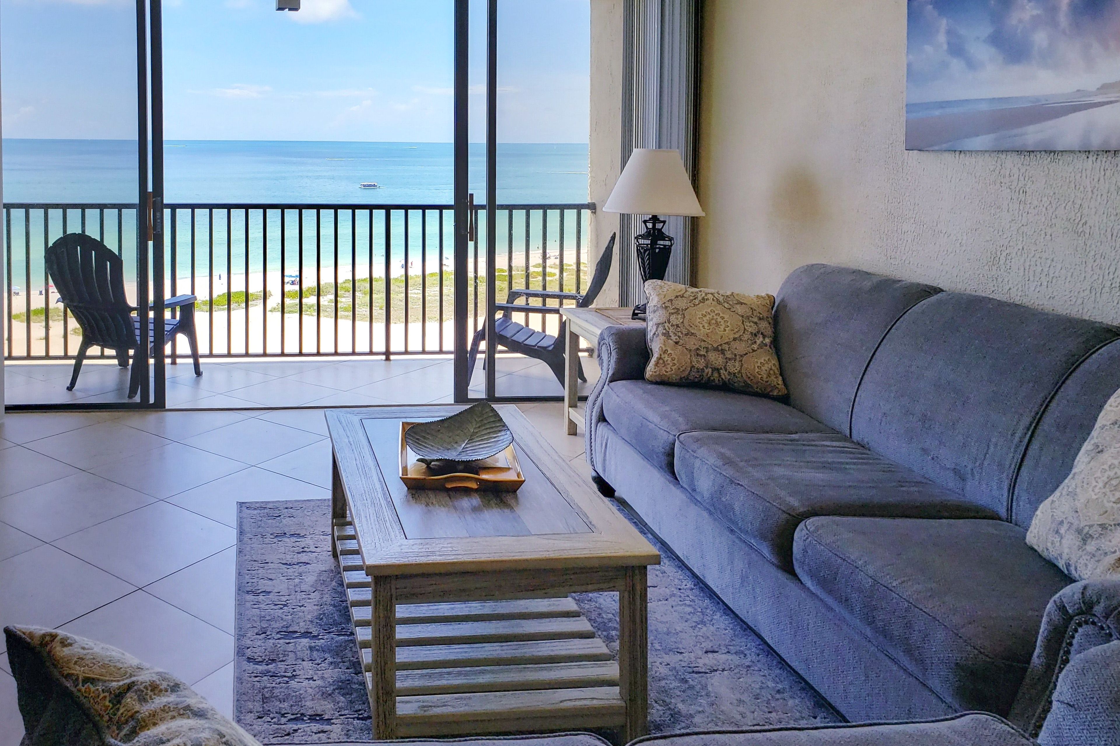 Living Room | Queen Sleeper Sofa