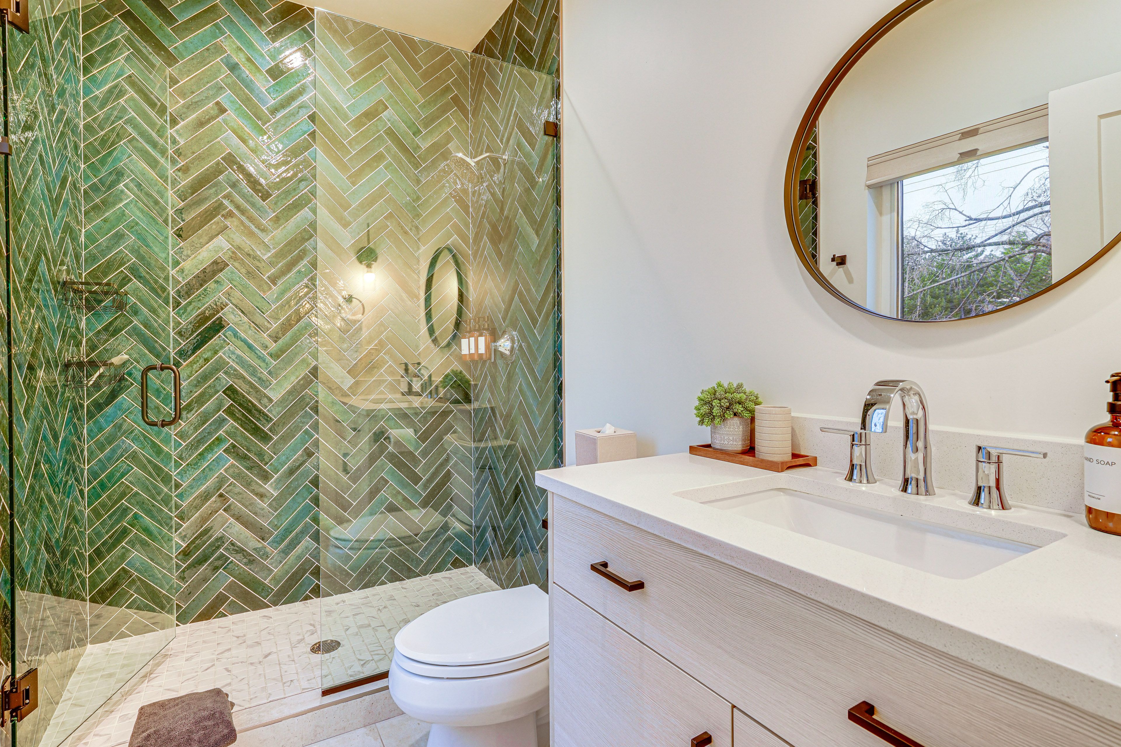 En-Suite Bathroom | 2nd Floor