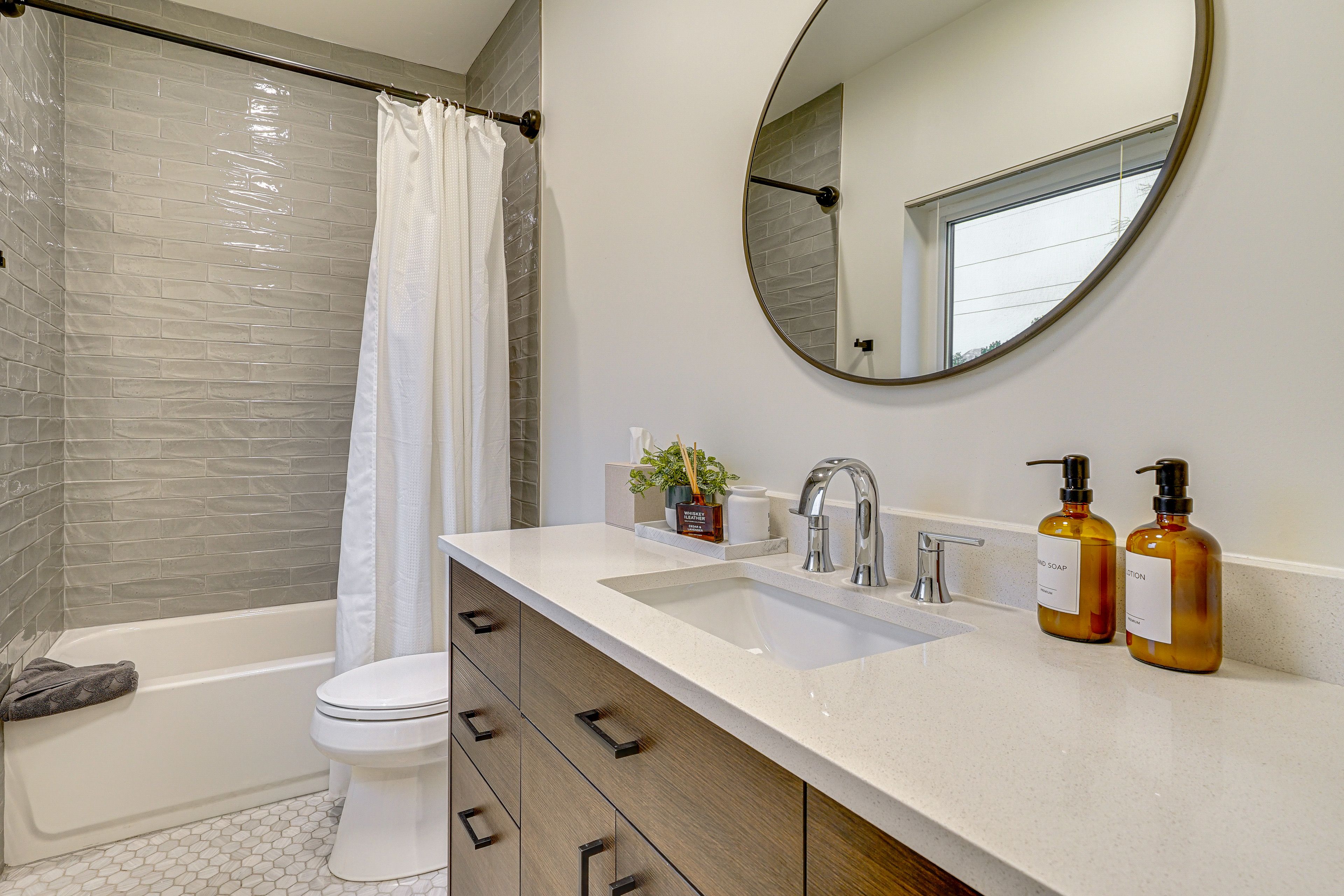 En-Suite Bathroom | 3rd Floor