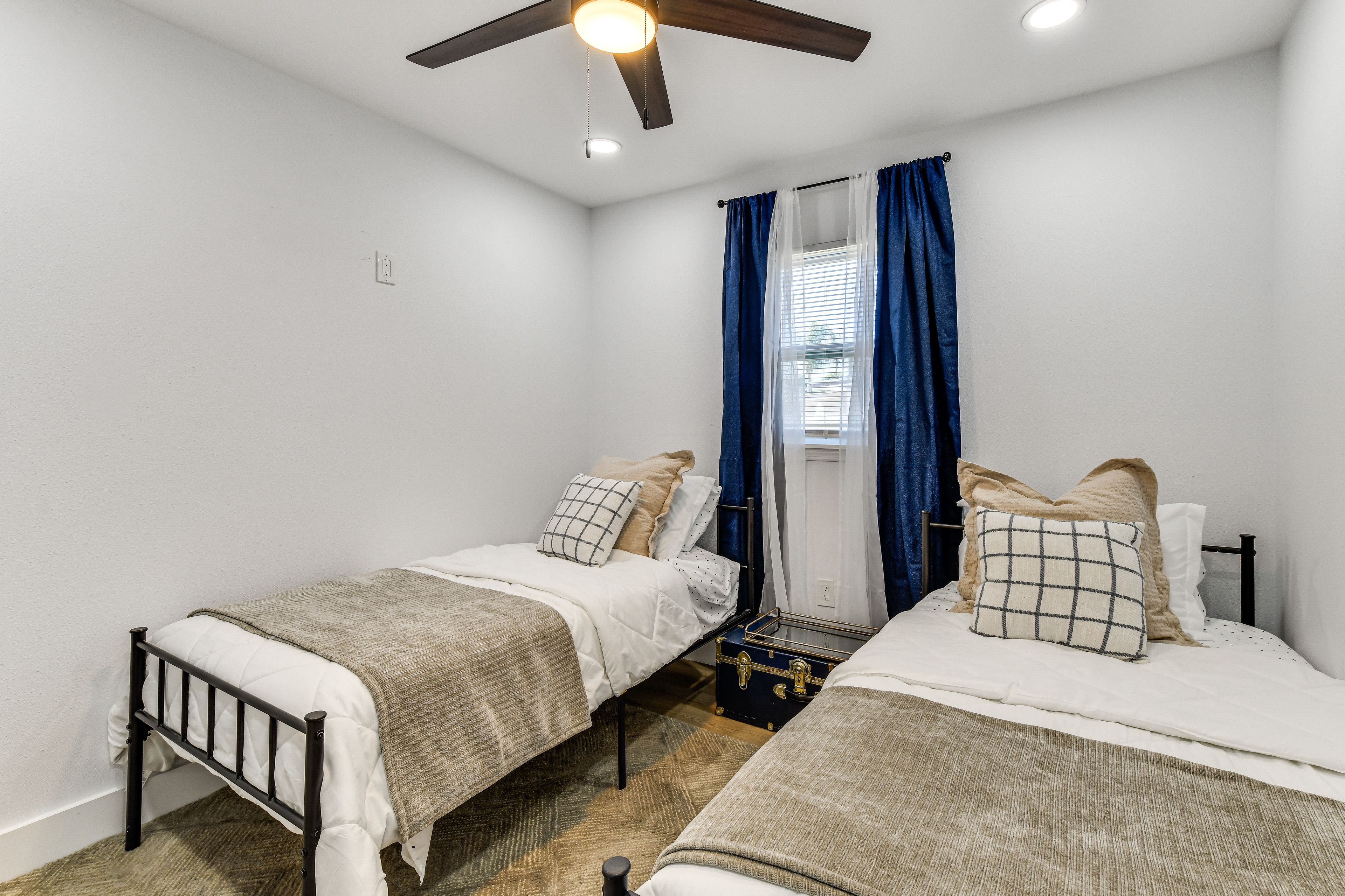Bedroom 3 | 2 Twin Beds