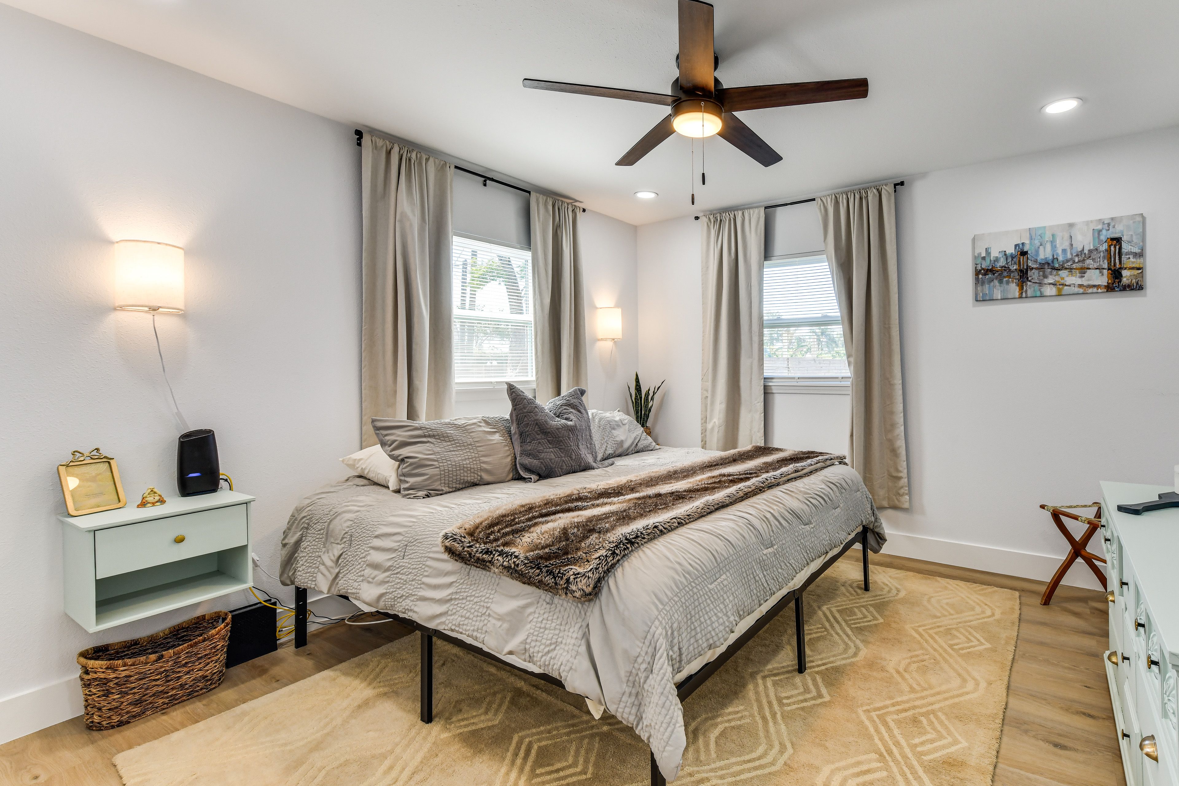 Bedroom 1 | King Bed