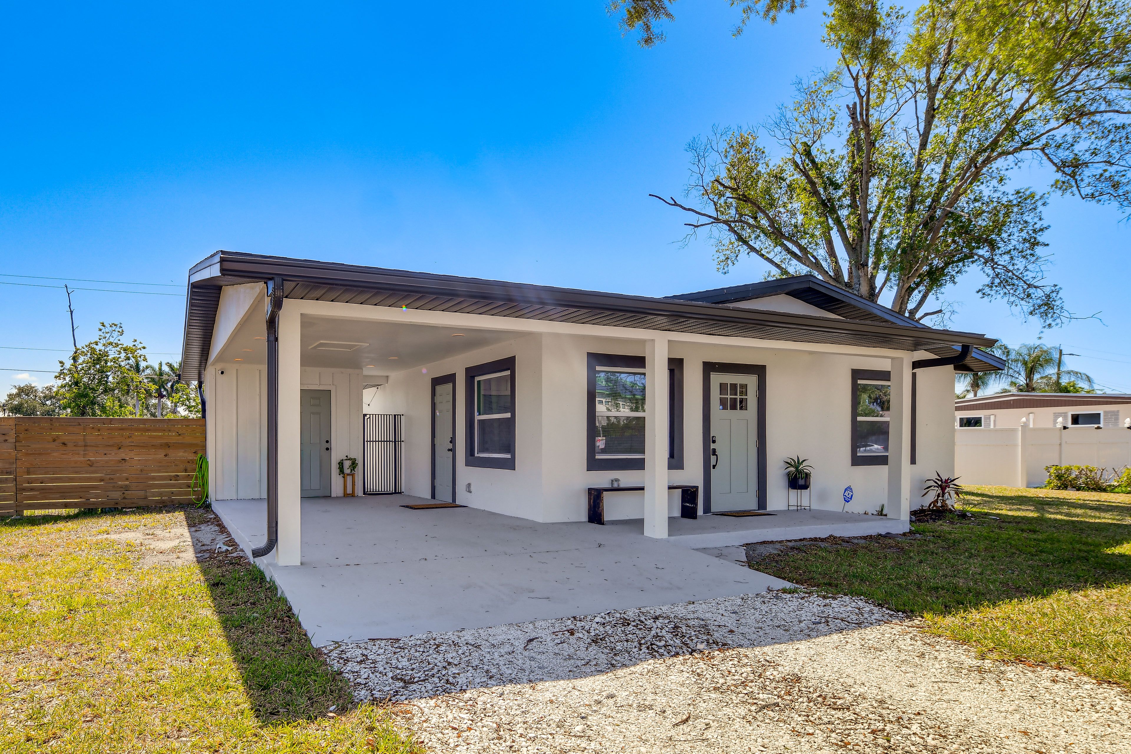 Parking | Carport (1 Vehicle) | Driveway (1 Vehicle) | Street Parking