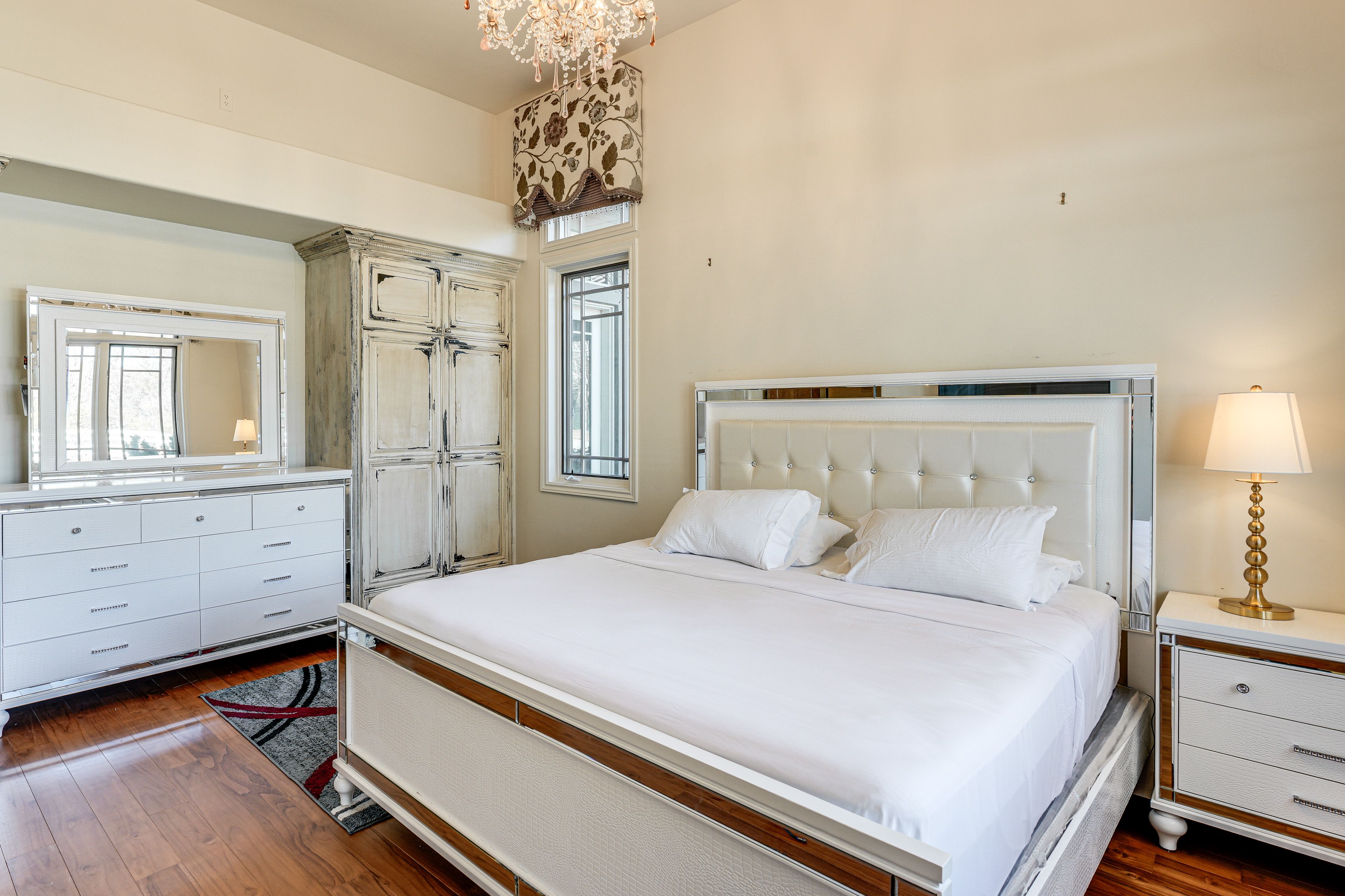 Bedroom 2 | King Bed