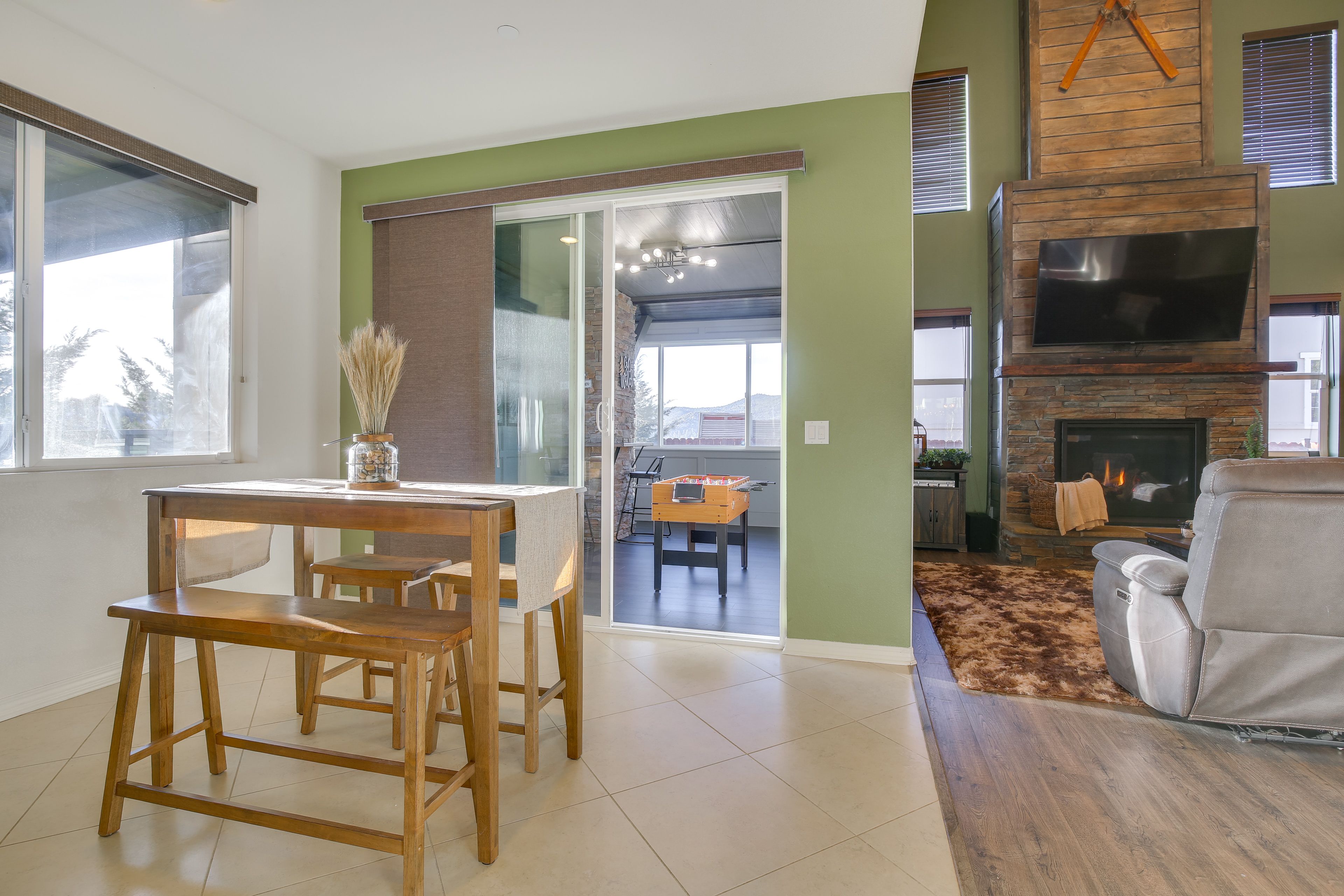 Breakfast Nook | 1st Floor