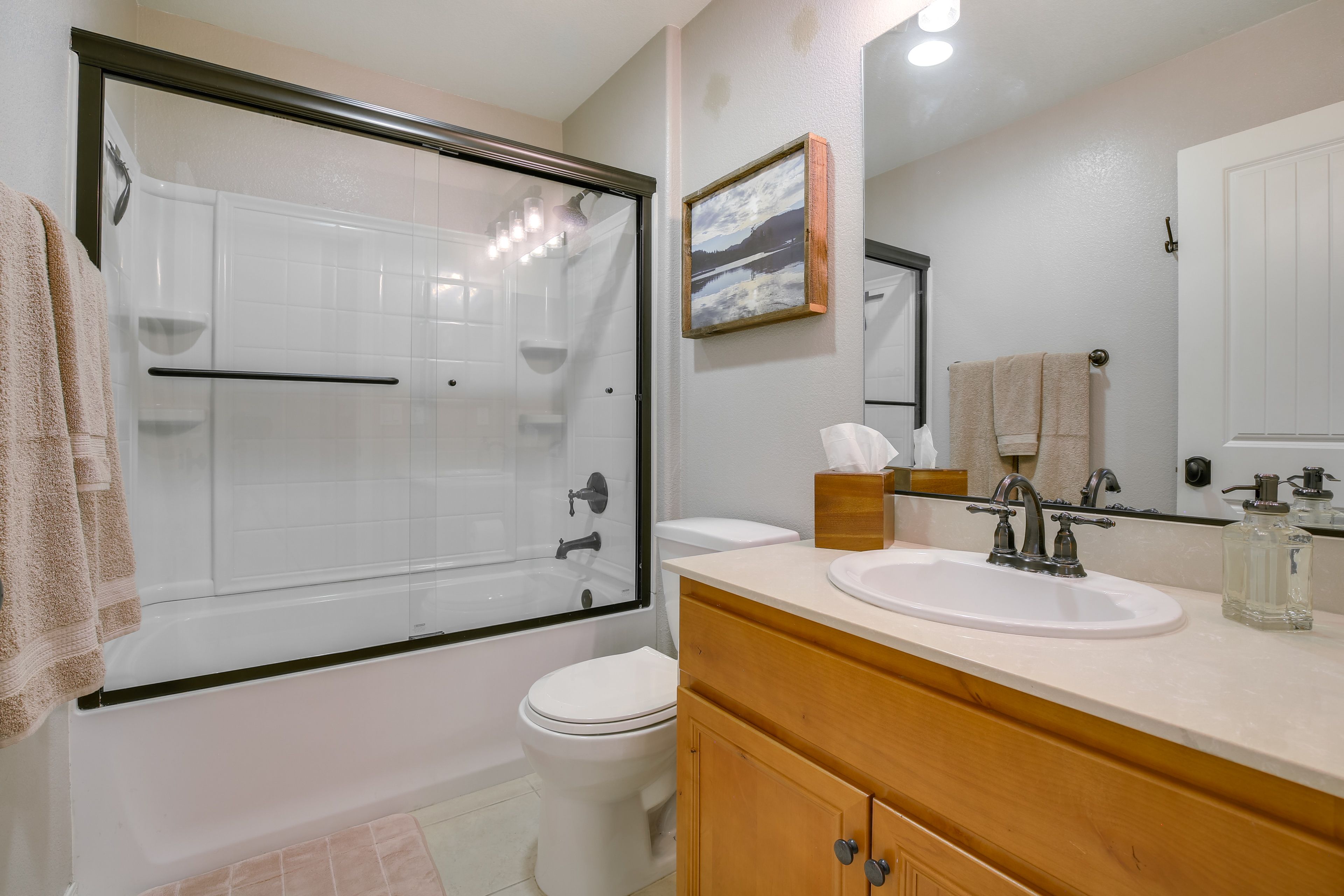 Bathroom | 2nd Floor