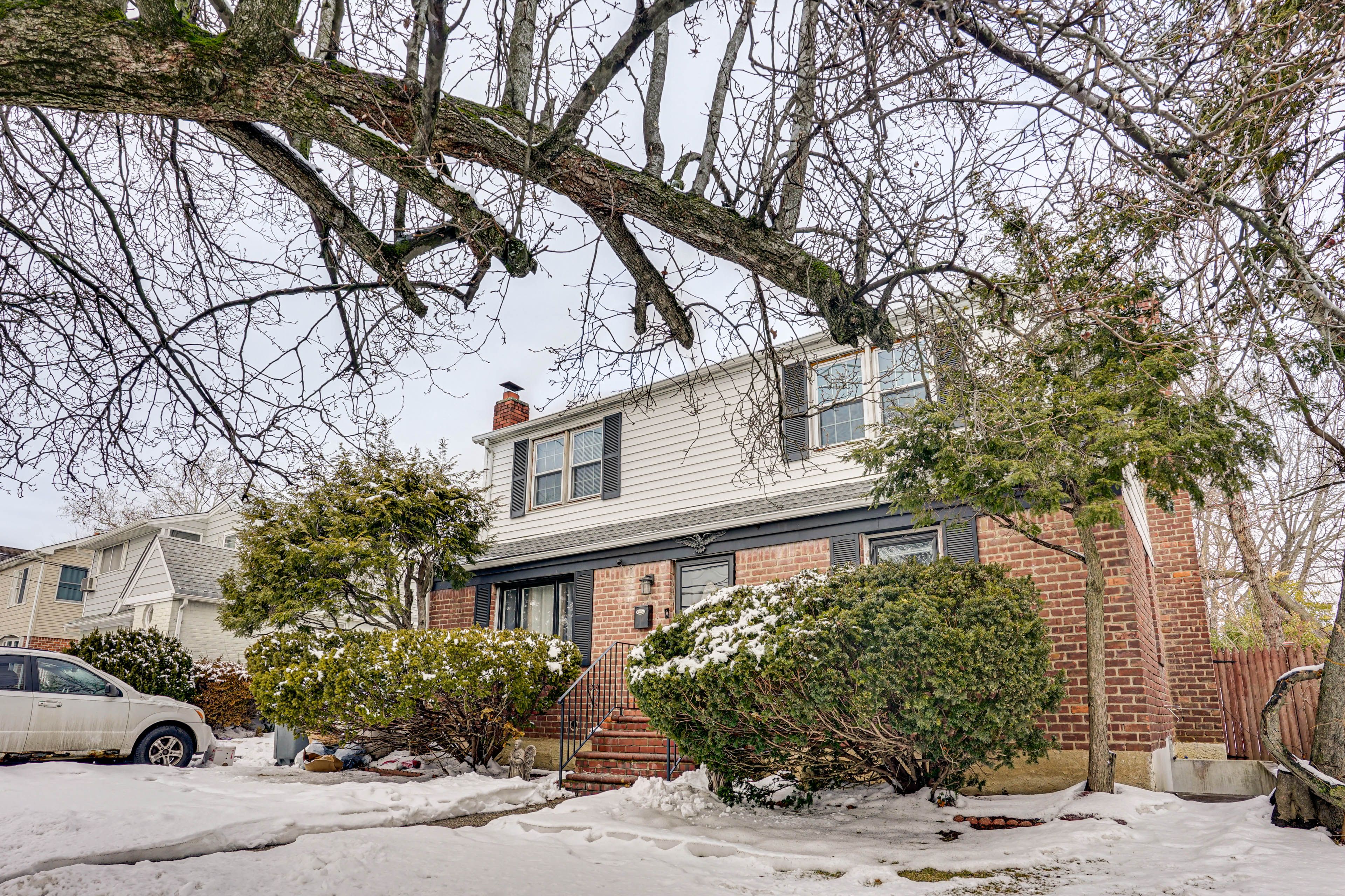 Parking | Free Street Parking (First-Come, First-Served Basis)