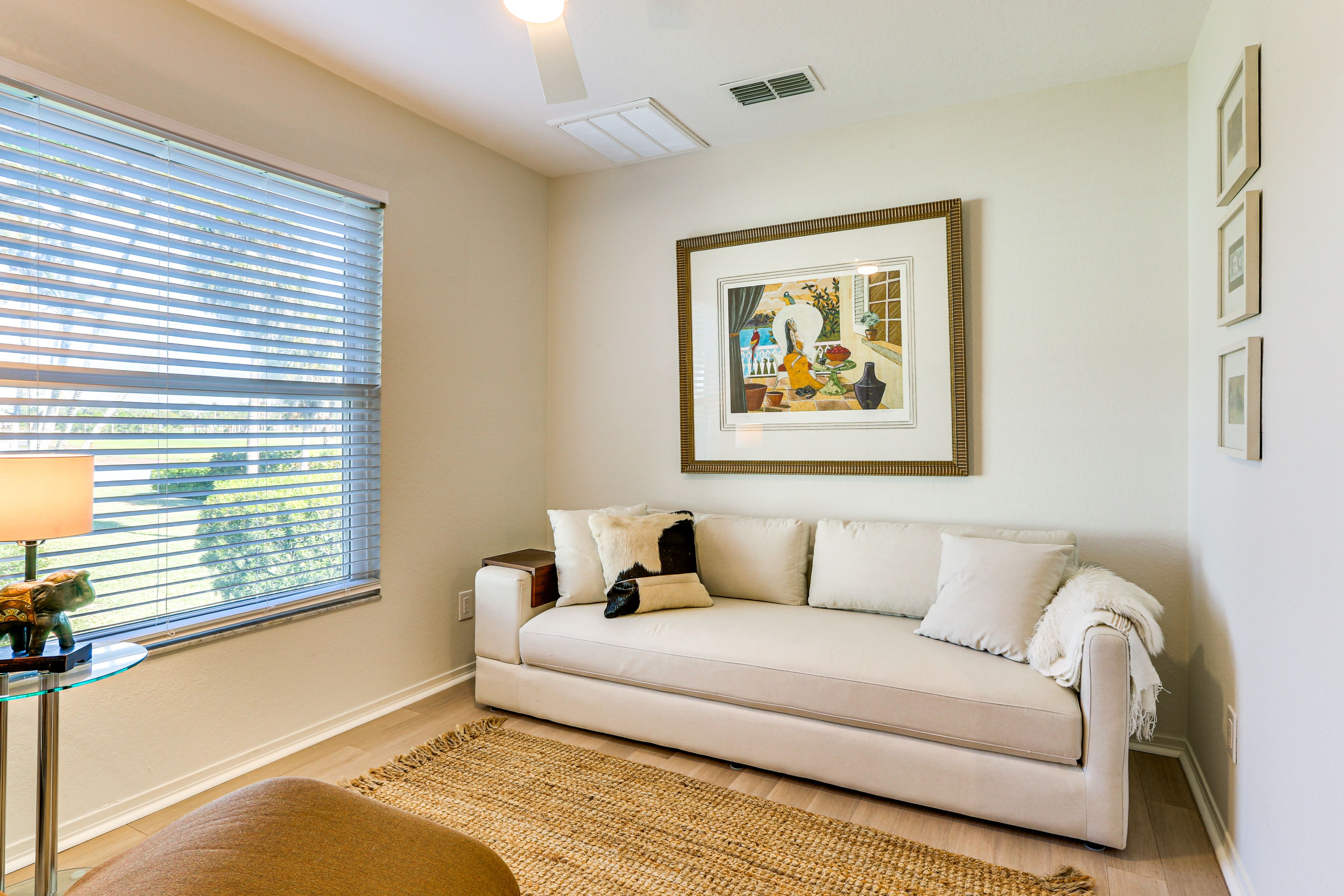 Bonus Room | Queen Sleeper Sofa | 1st Floor