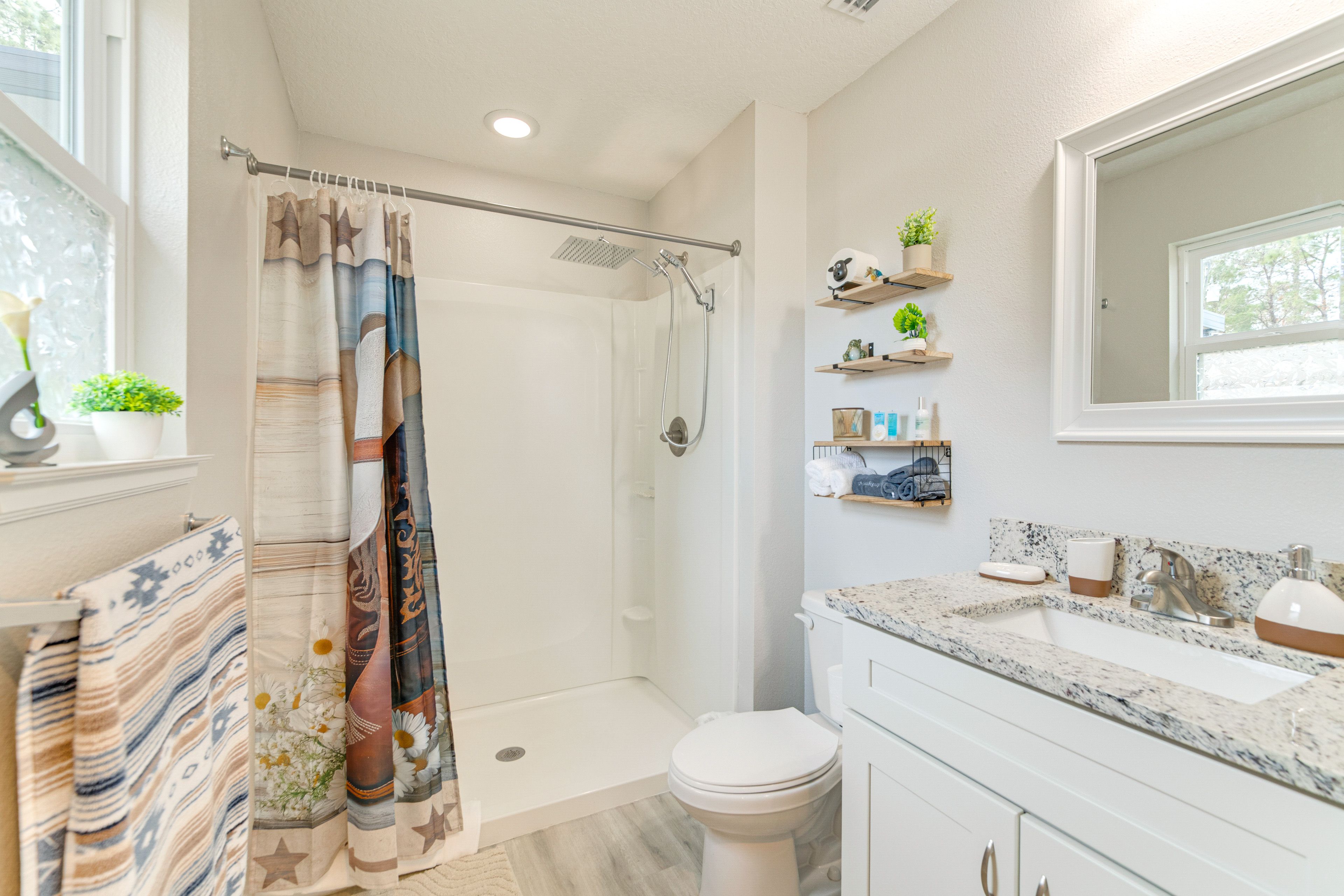 En-Suite Bathroom | Towels Provided