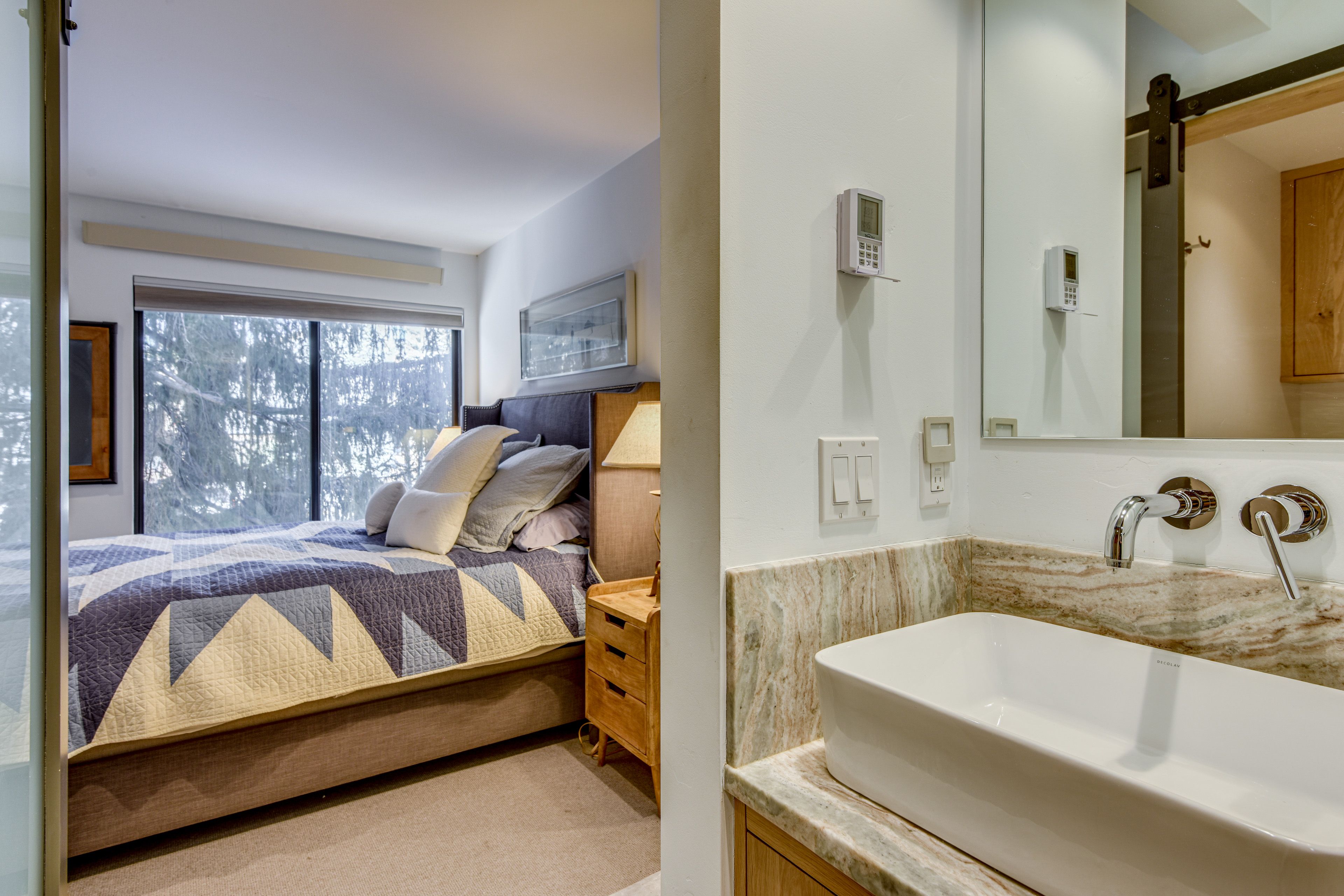 Full Bathroom | 1st Floor