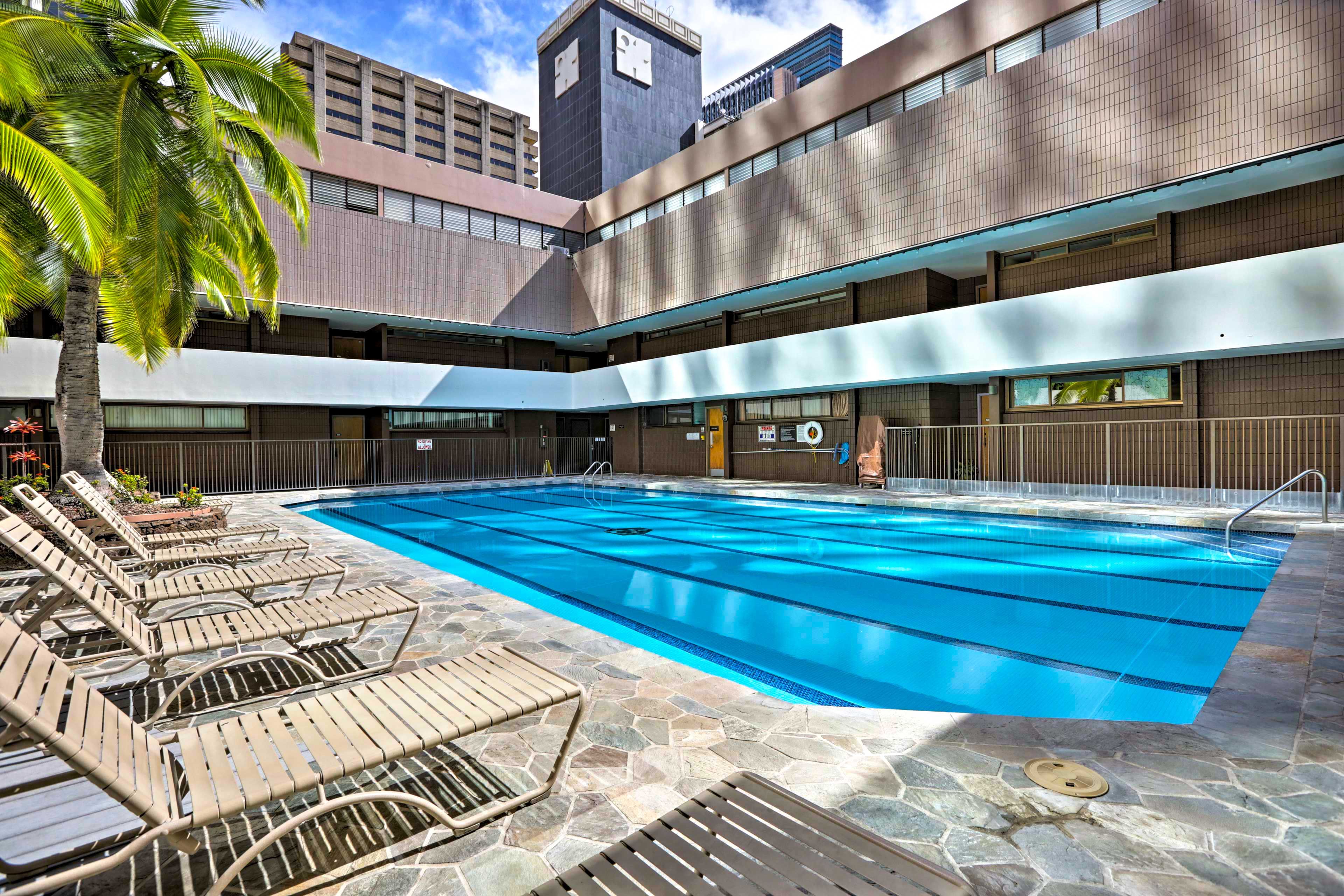 Executive Centre | Community Amenities | Outdoor Pool & Hot Tub
