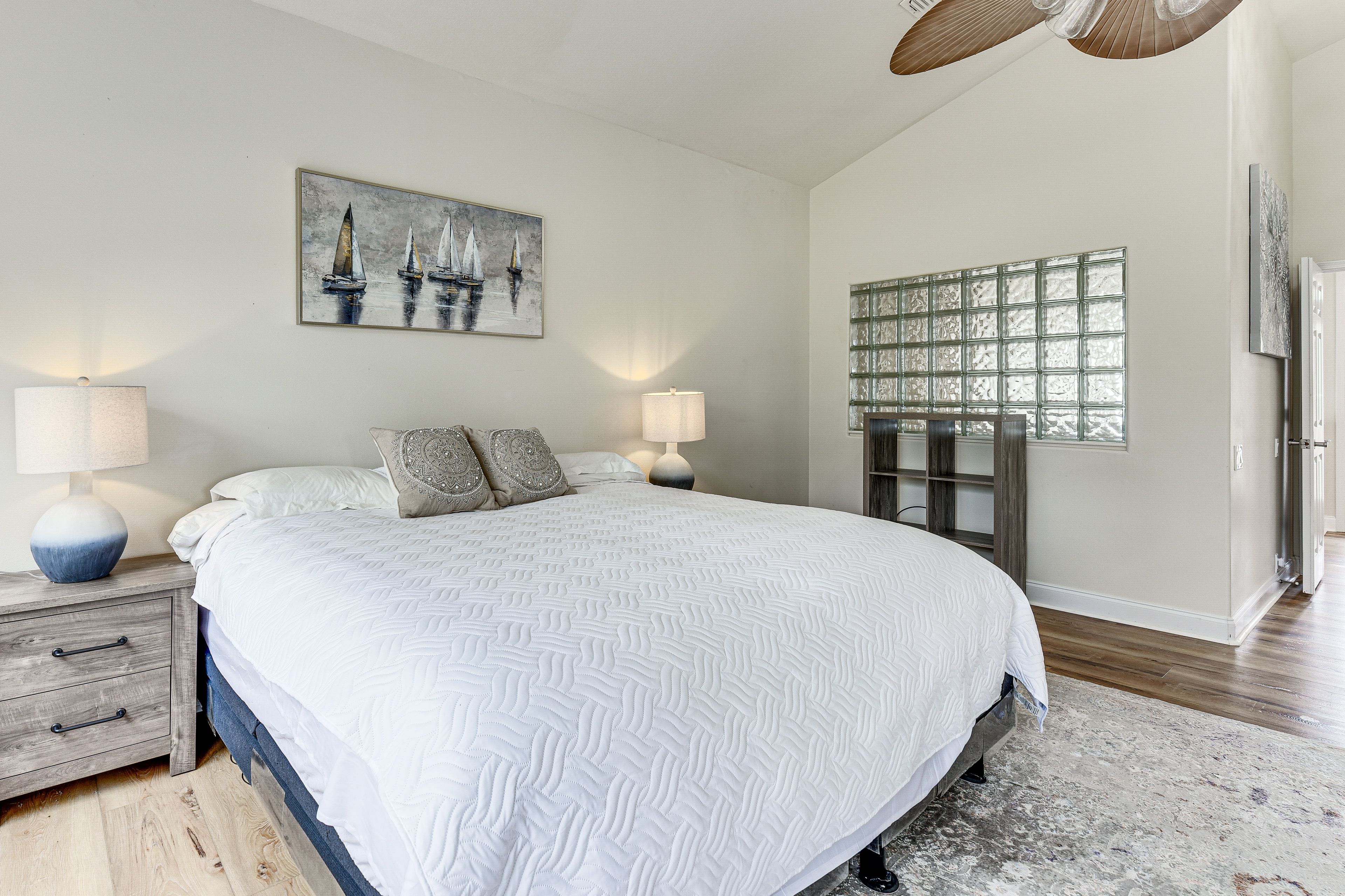 Bedroom 2 | King Bed | 2nd Floor