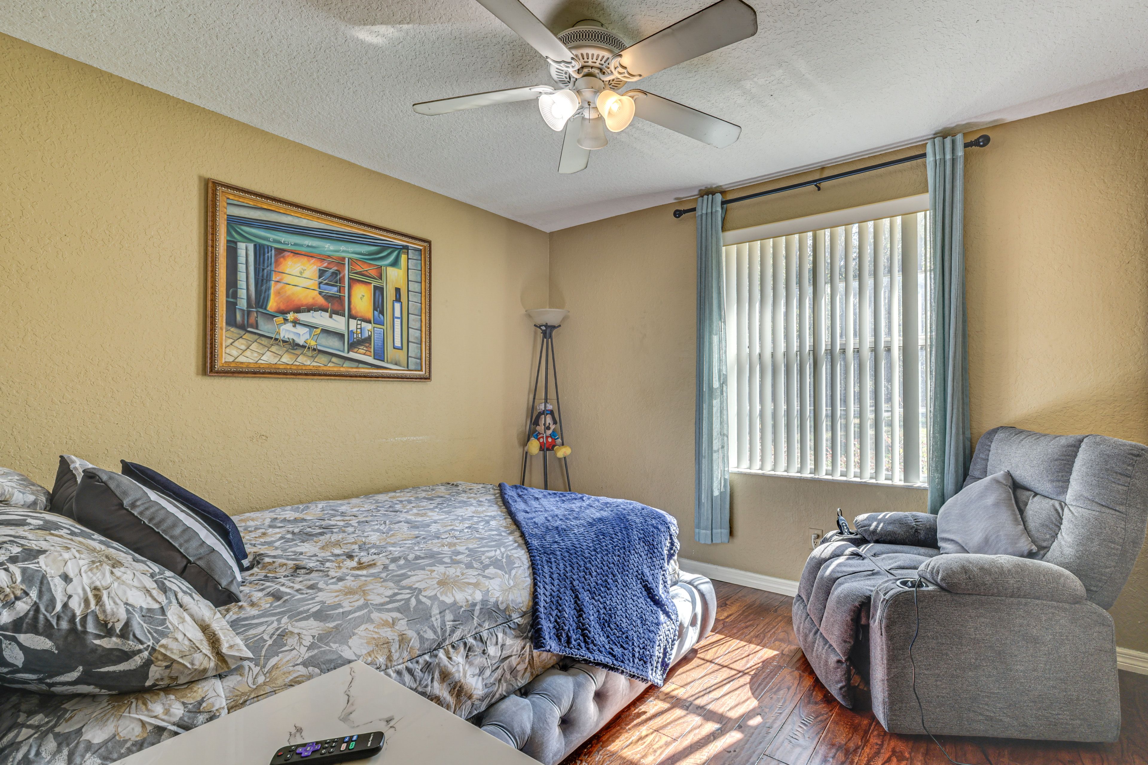 Bedroom 3 | Queen Bed