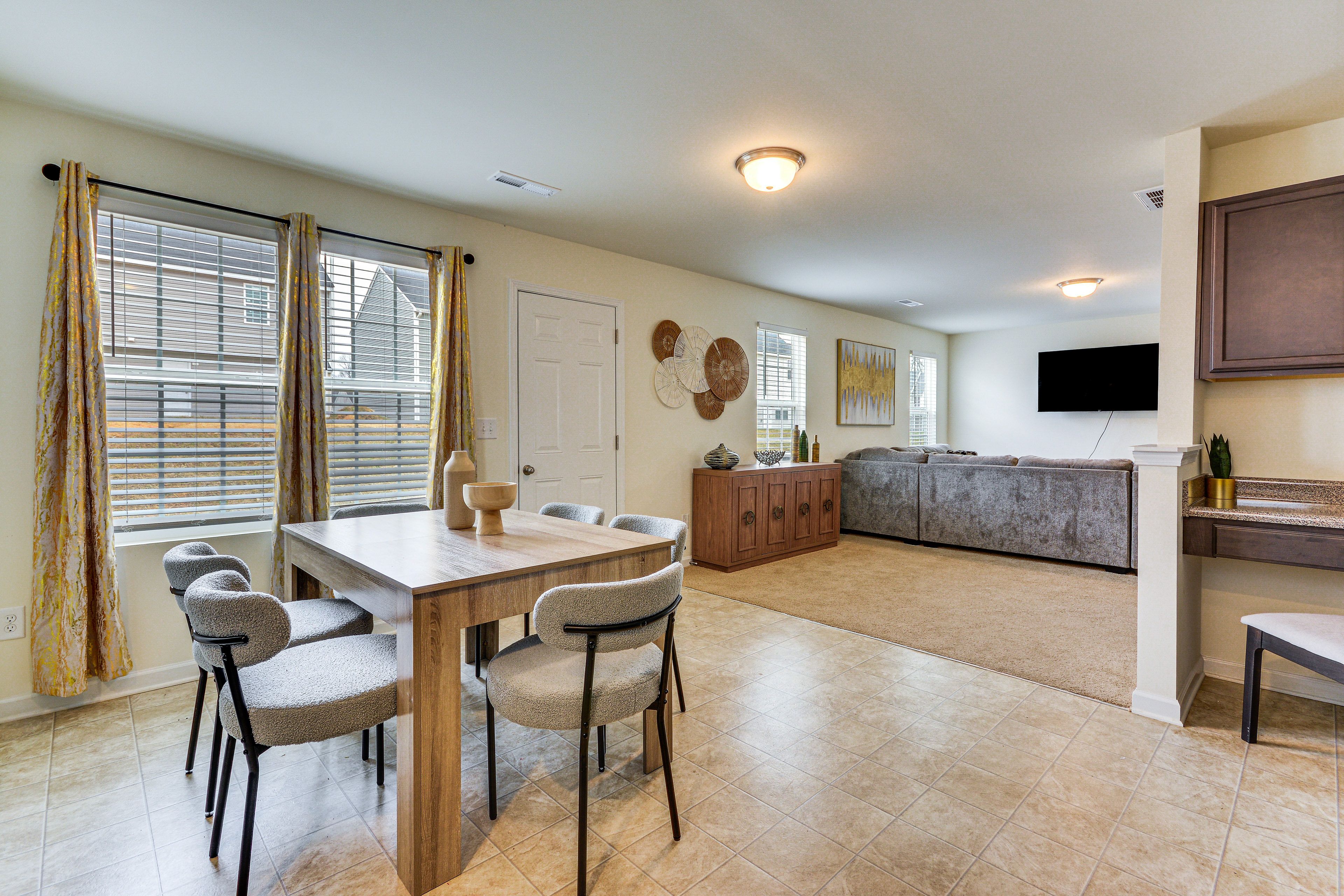 Dining Area | 1st Floor