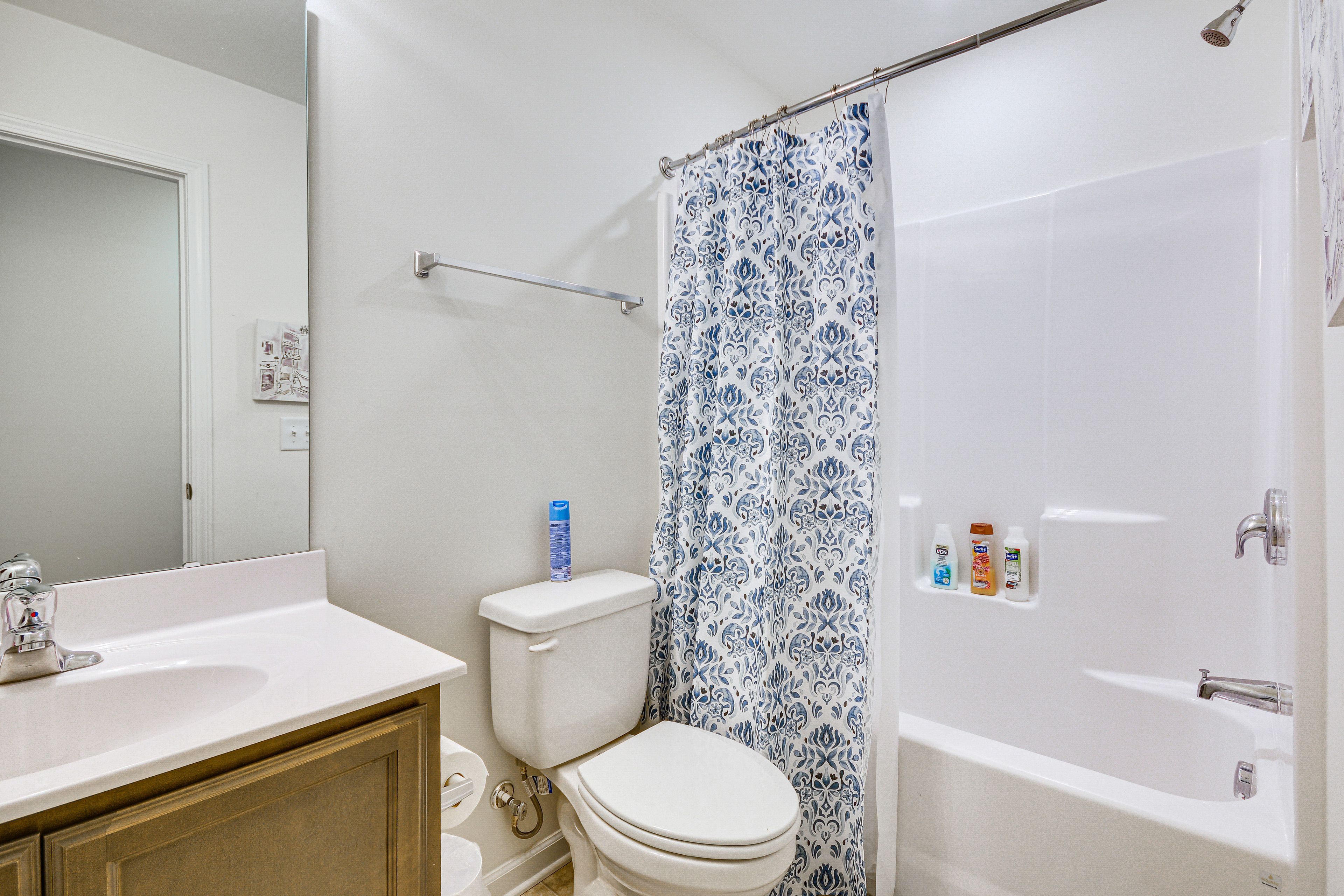 Bathroom | 2nd Floor