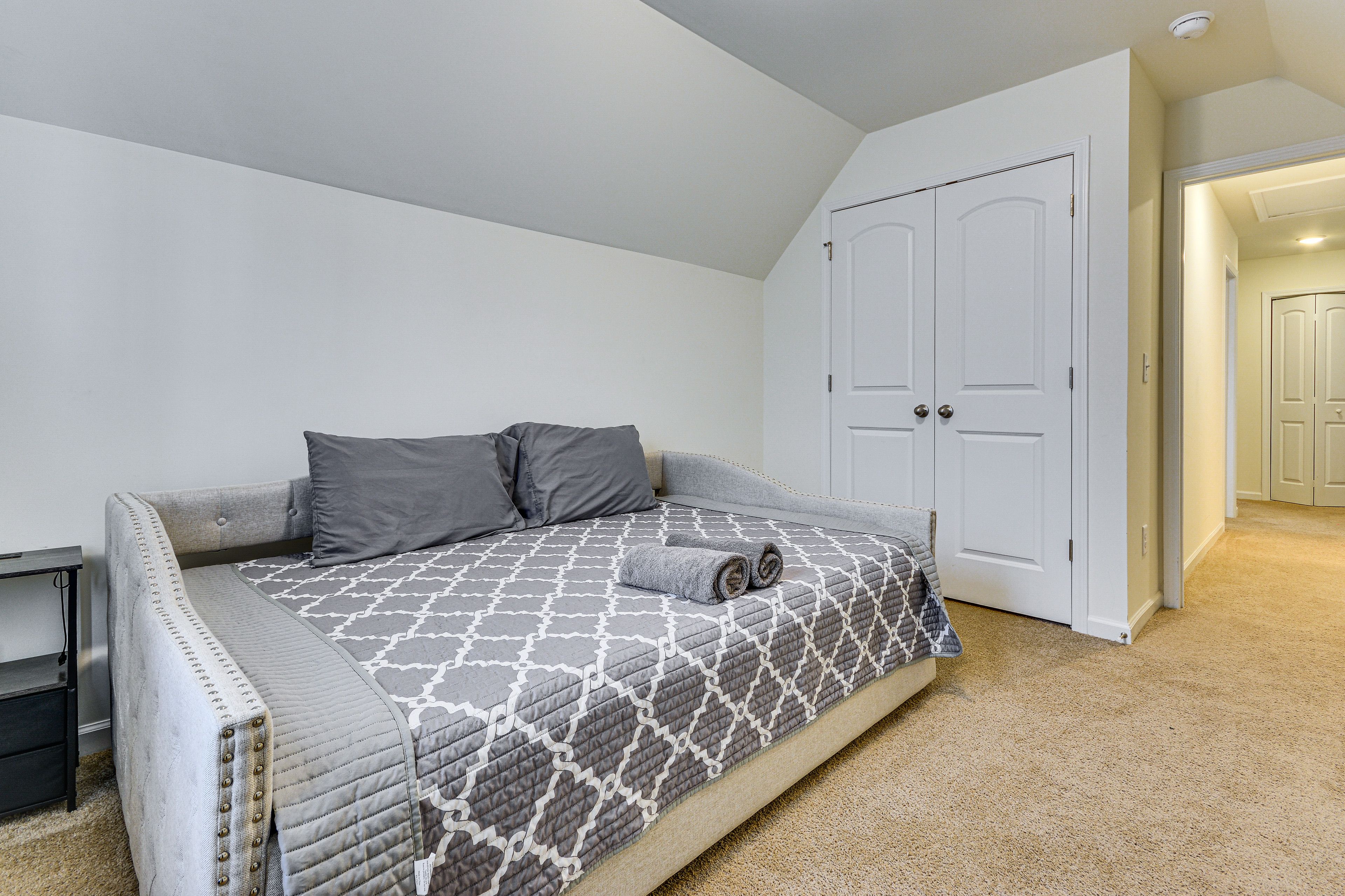 Bedroom 3 | Full Daybed w/ Twin Trundle | 2nd Floor