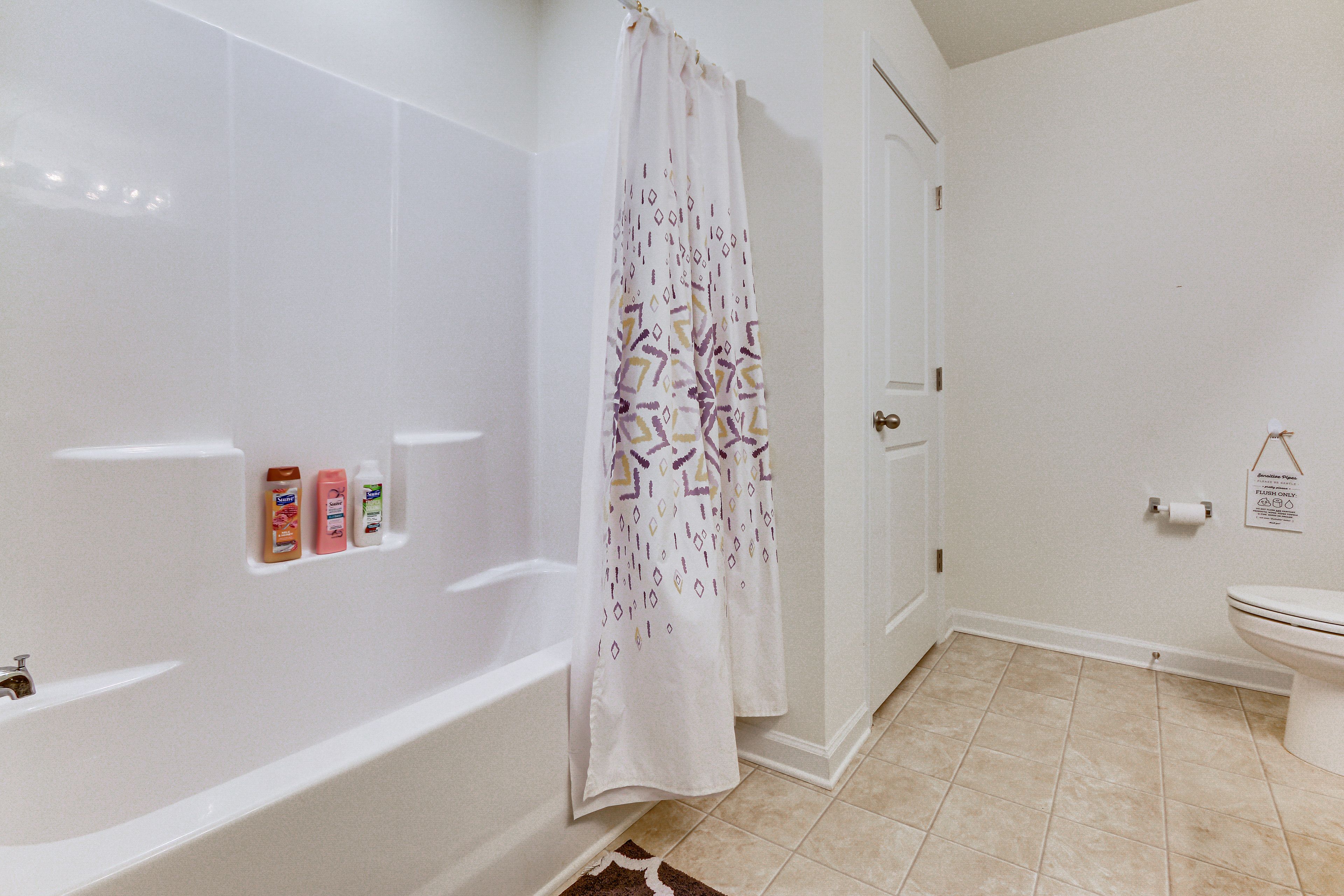En-Suite Bathroom | Towels Provided | 2nd Floor