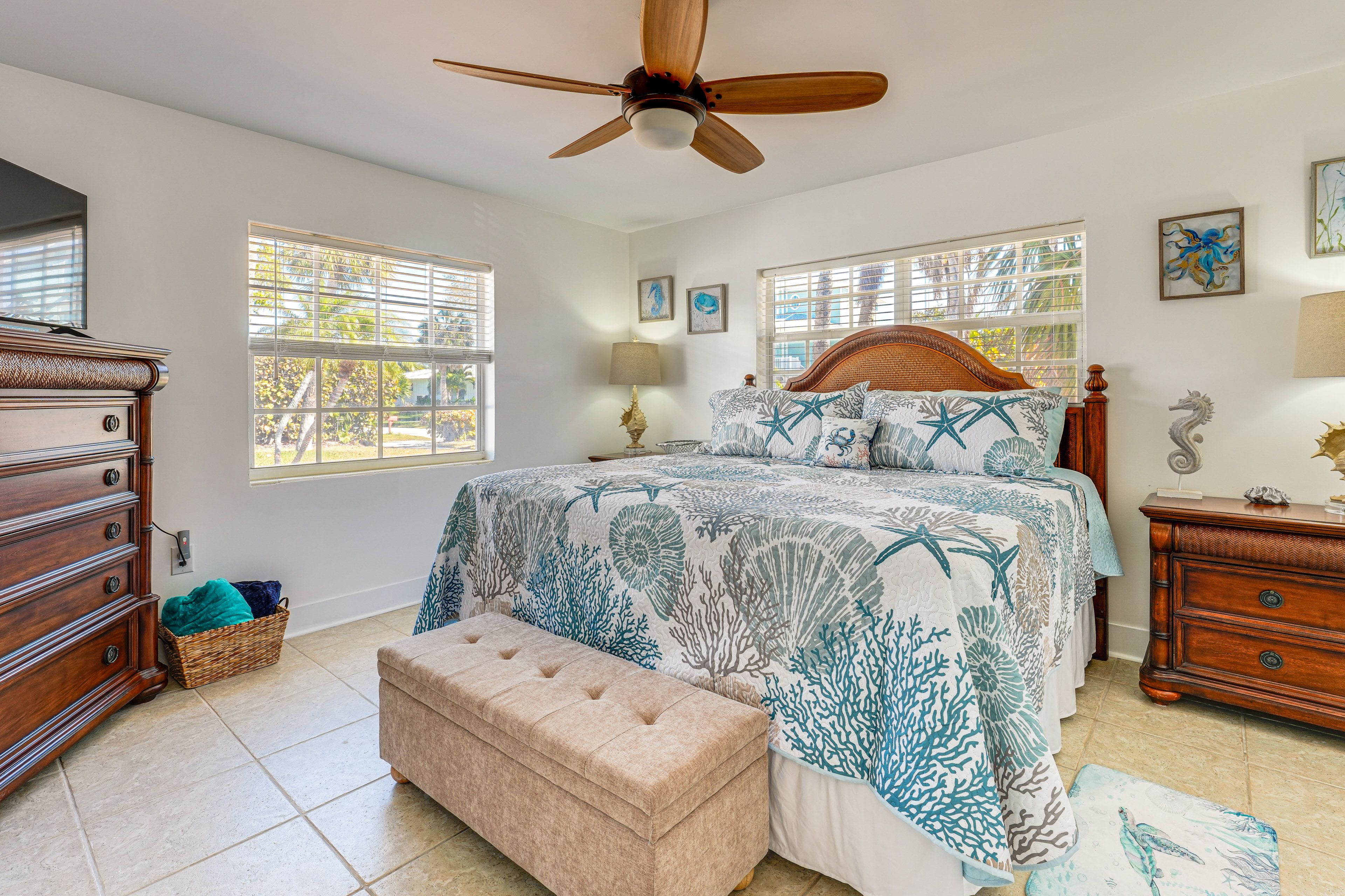 Bedroom 1 | King Bed