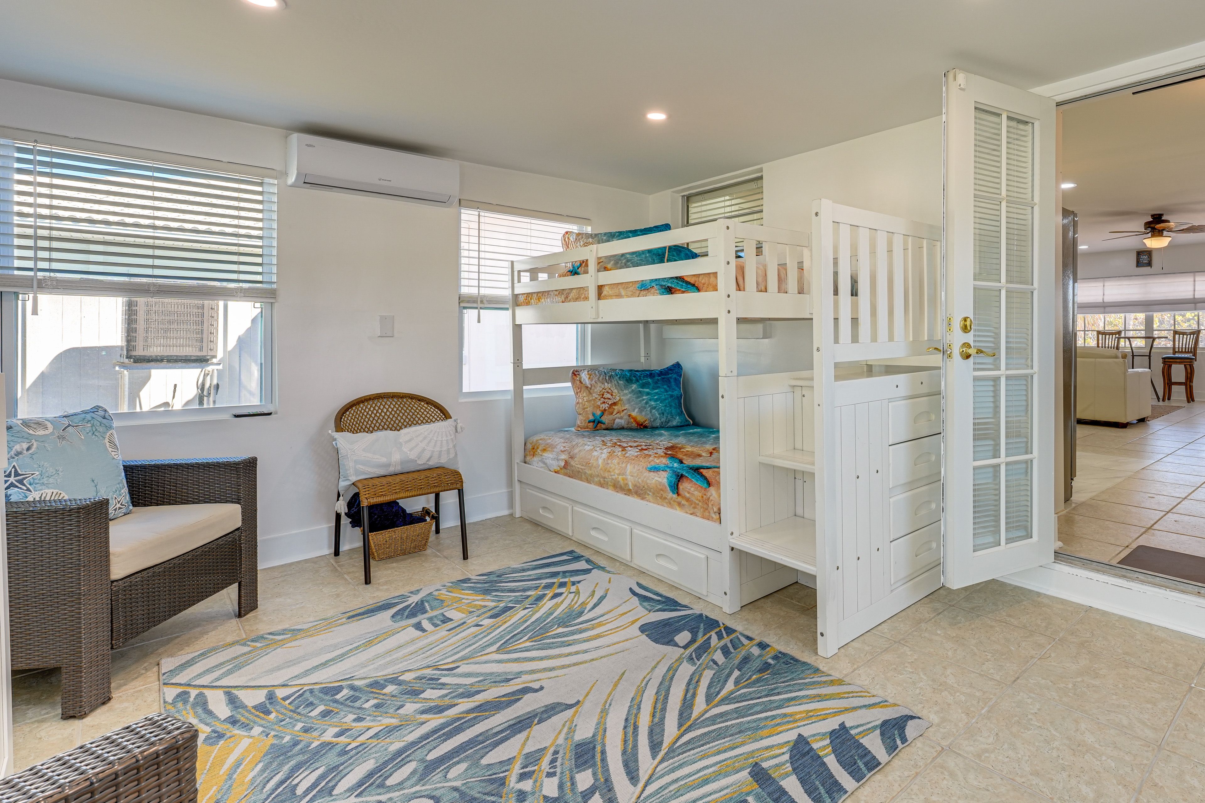 Florida Room | Twin Bunk Bed