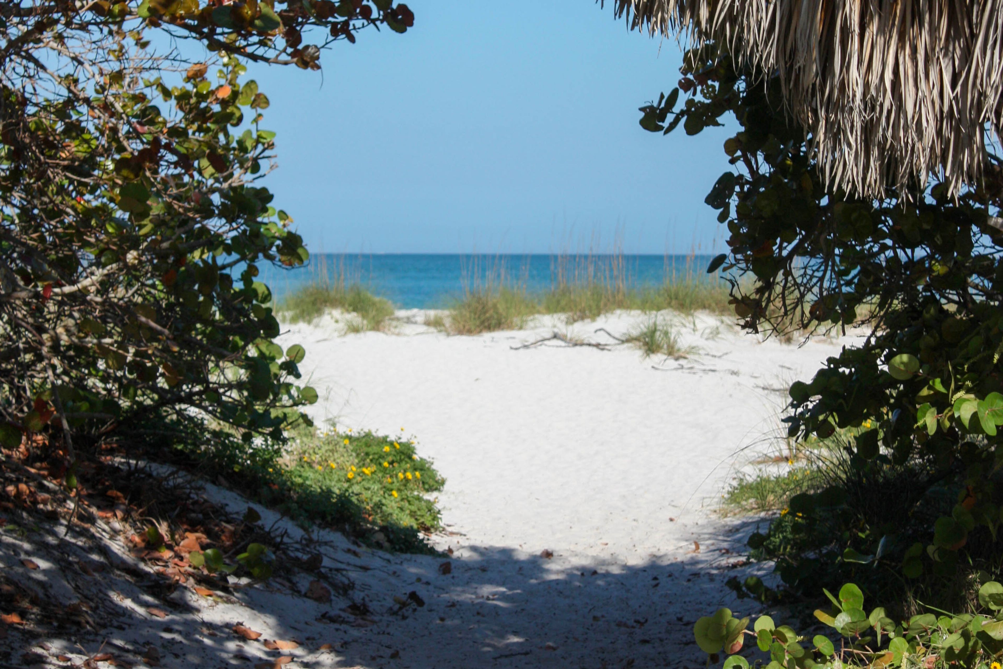 2 Blocks to Beach