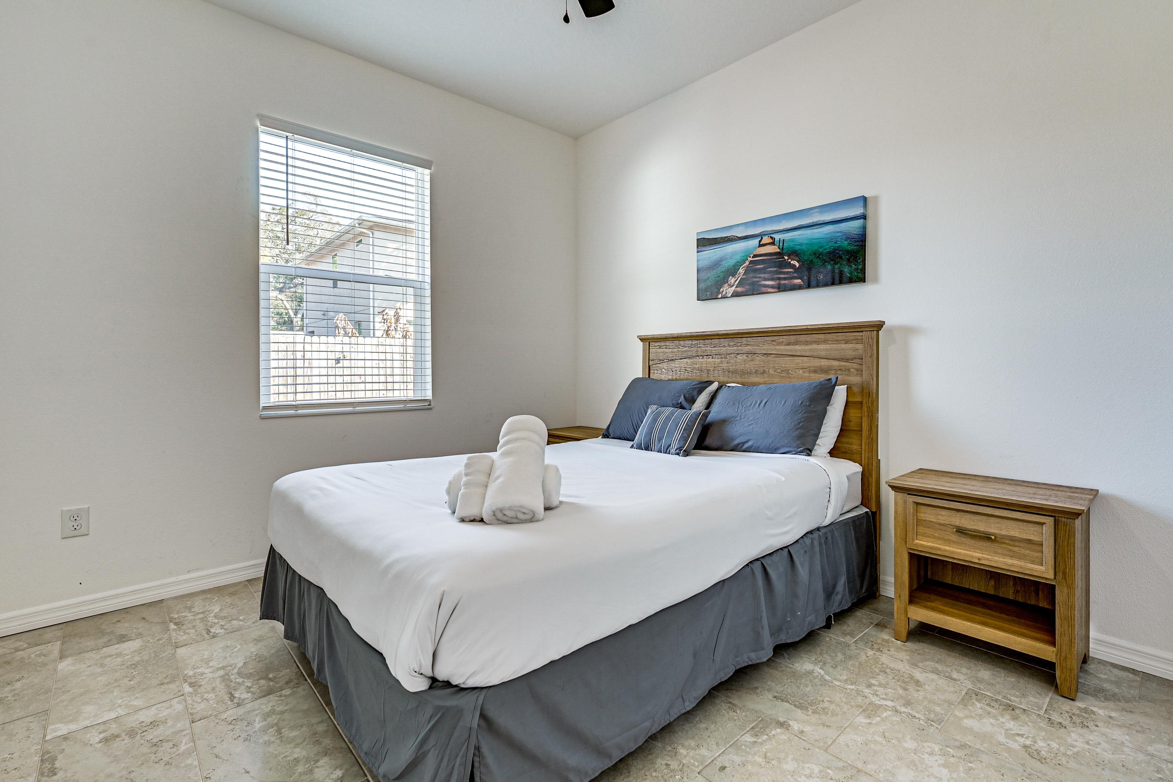 Bedroom 1 | 1st Floor | Queen Bed