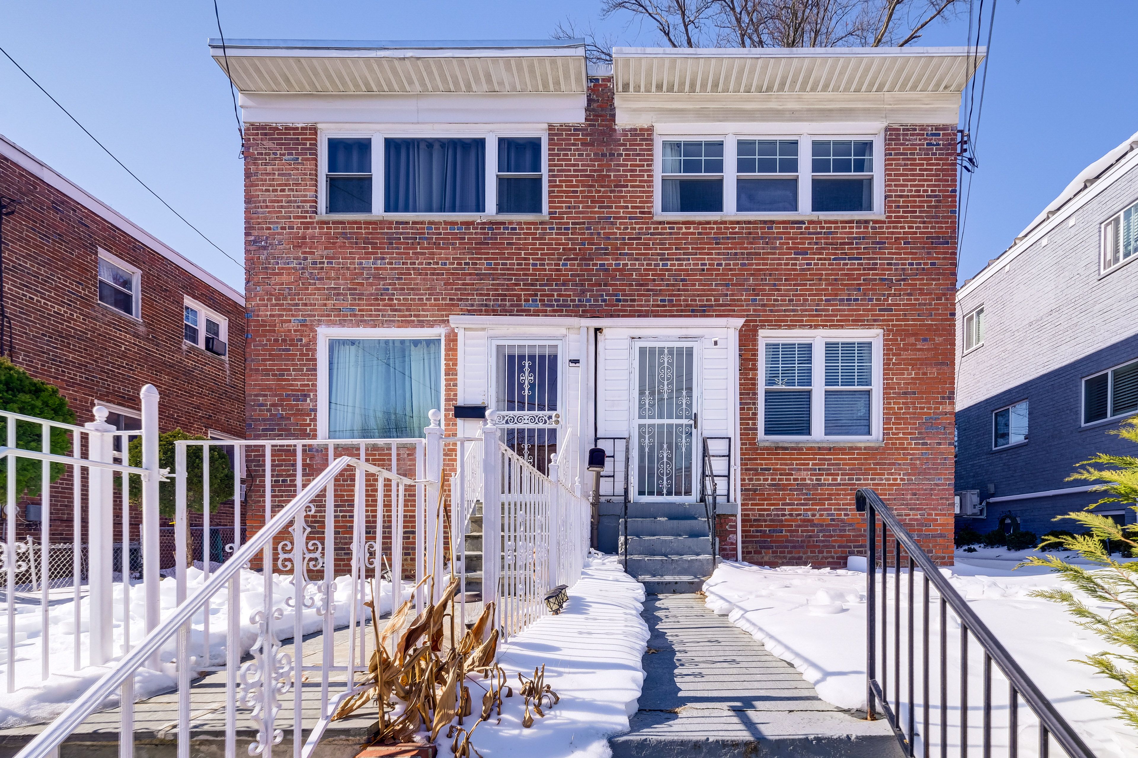 Washington Vacation Rental | 3BR | 1.5BA | 2,000 Sq Ft