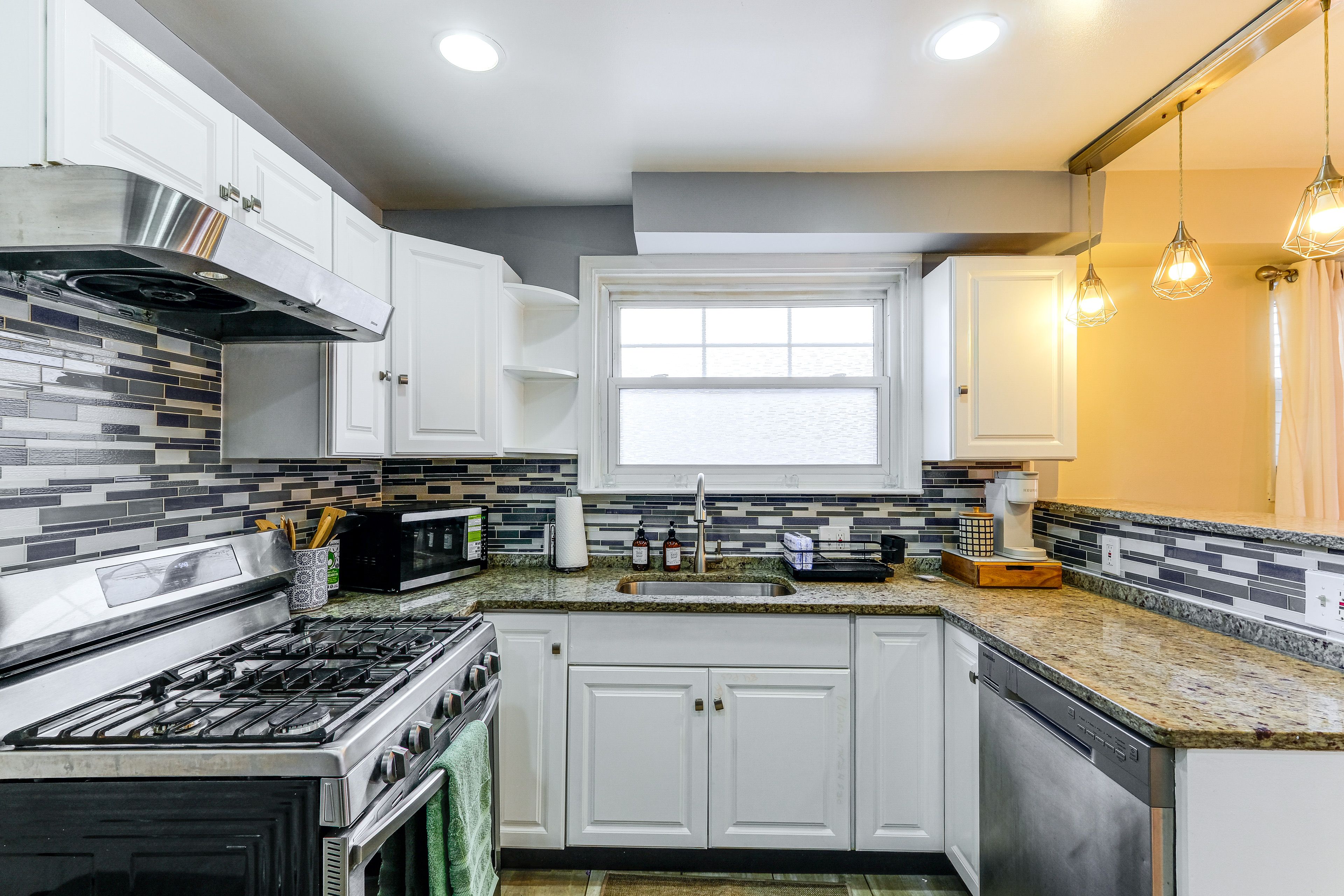 Kitchen | Stove/Oven | 1st Floor