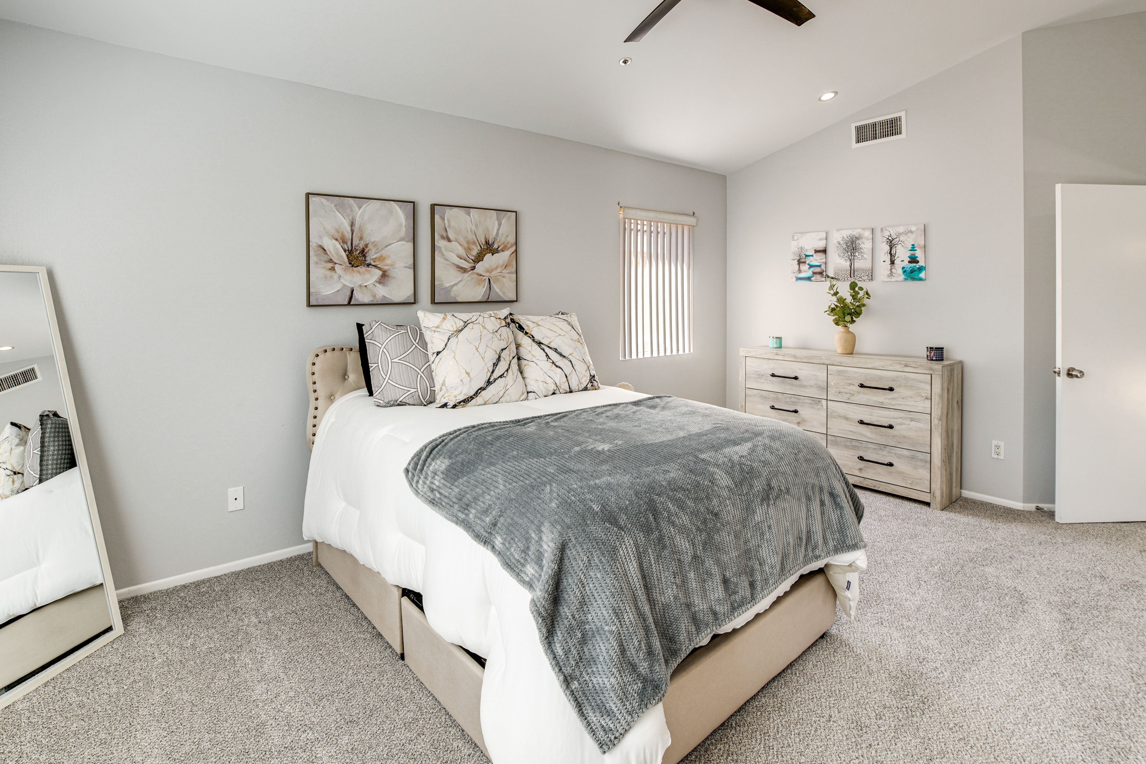 Bedroom 1 | Queen Bed | 2nd Floor