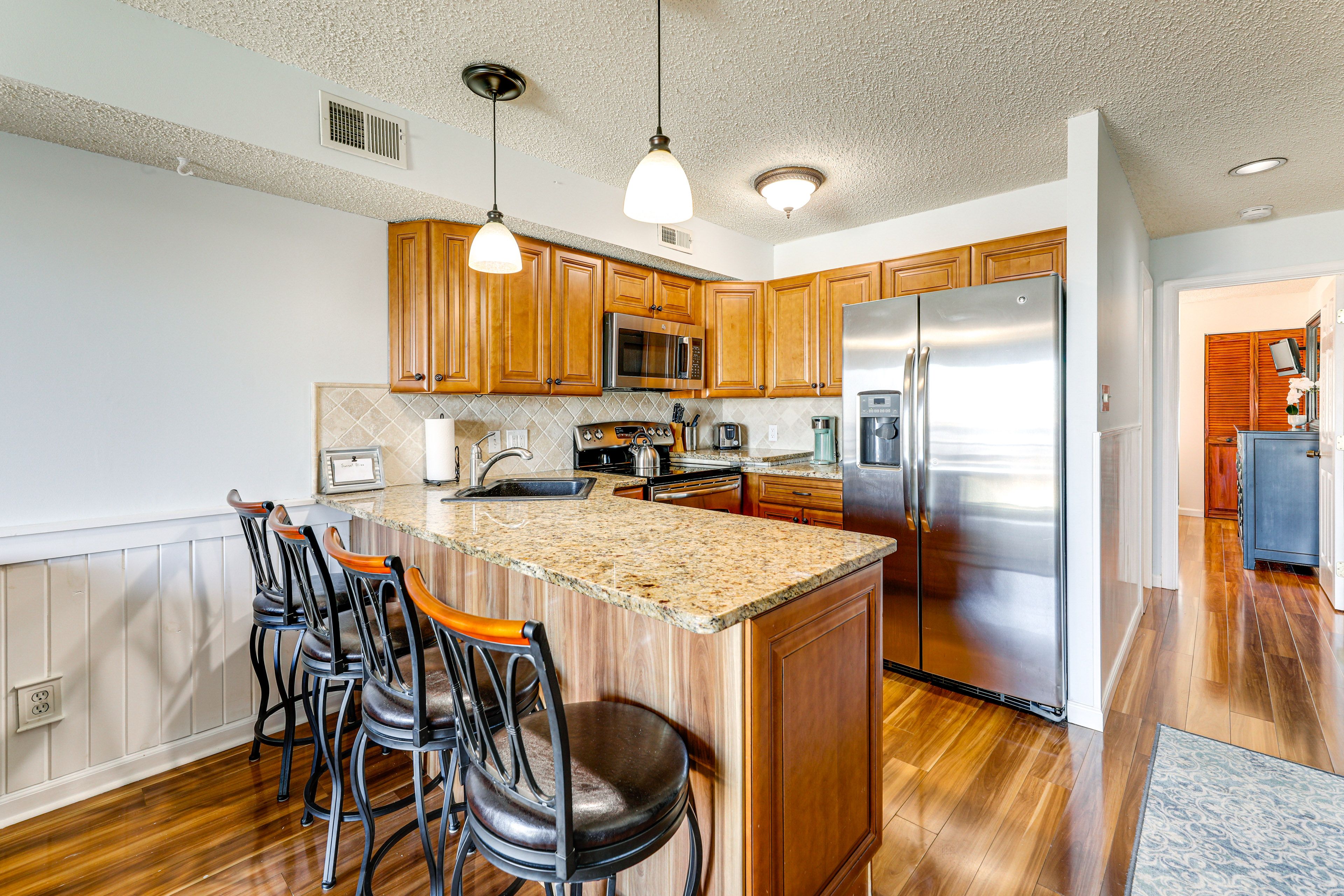 Breakfast Bar | Kitchen