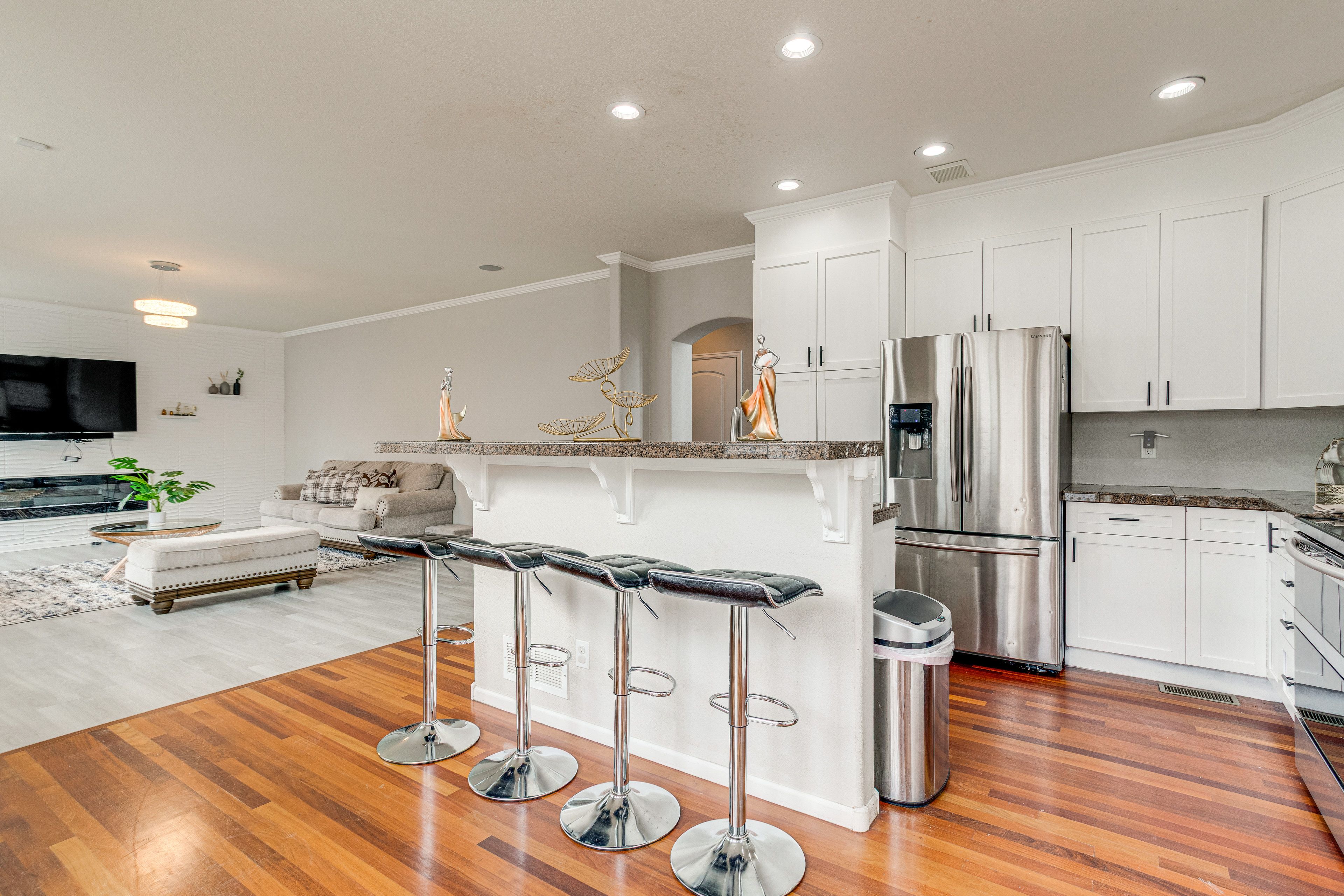 Kitchen | Main Level