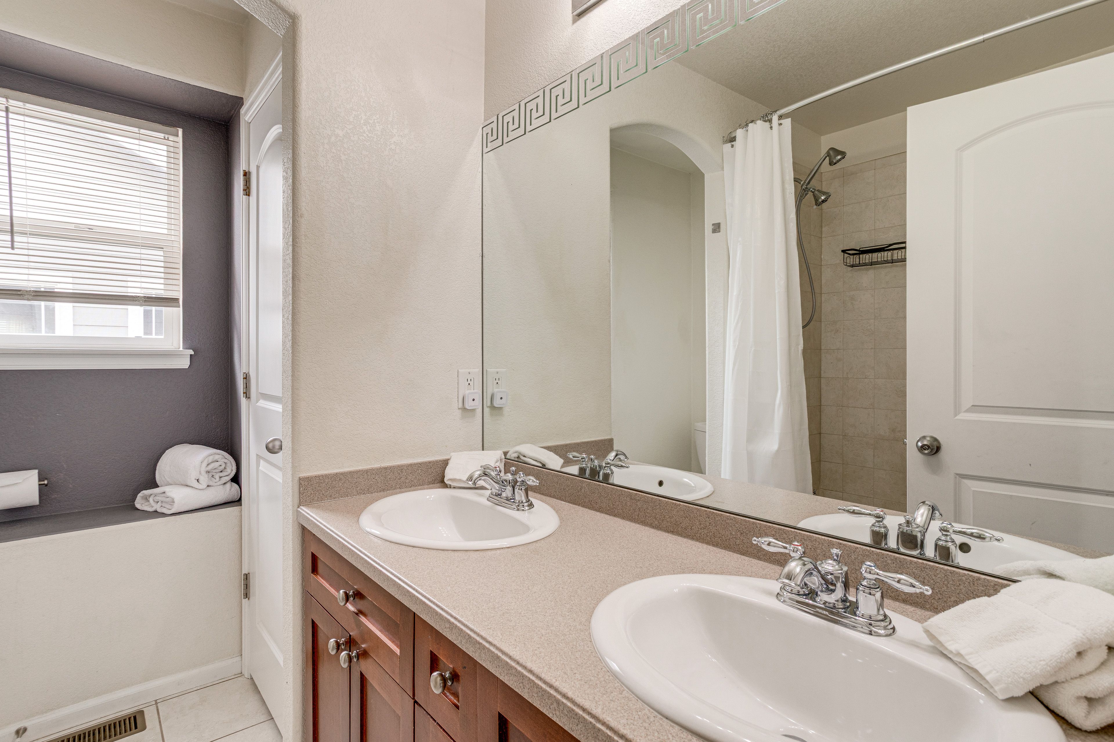 Full Bathroom | Upper Level