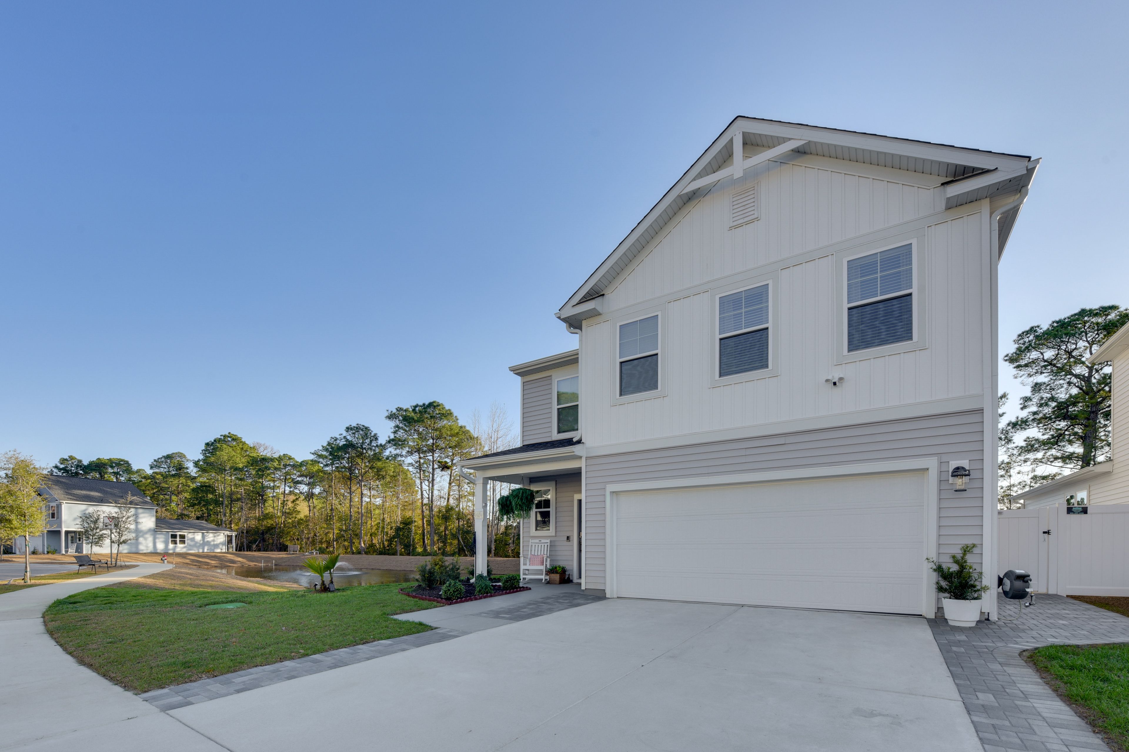 Parking | Garage (2 Vehicles) | Driveway (2 Vehicles)