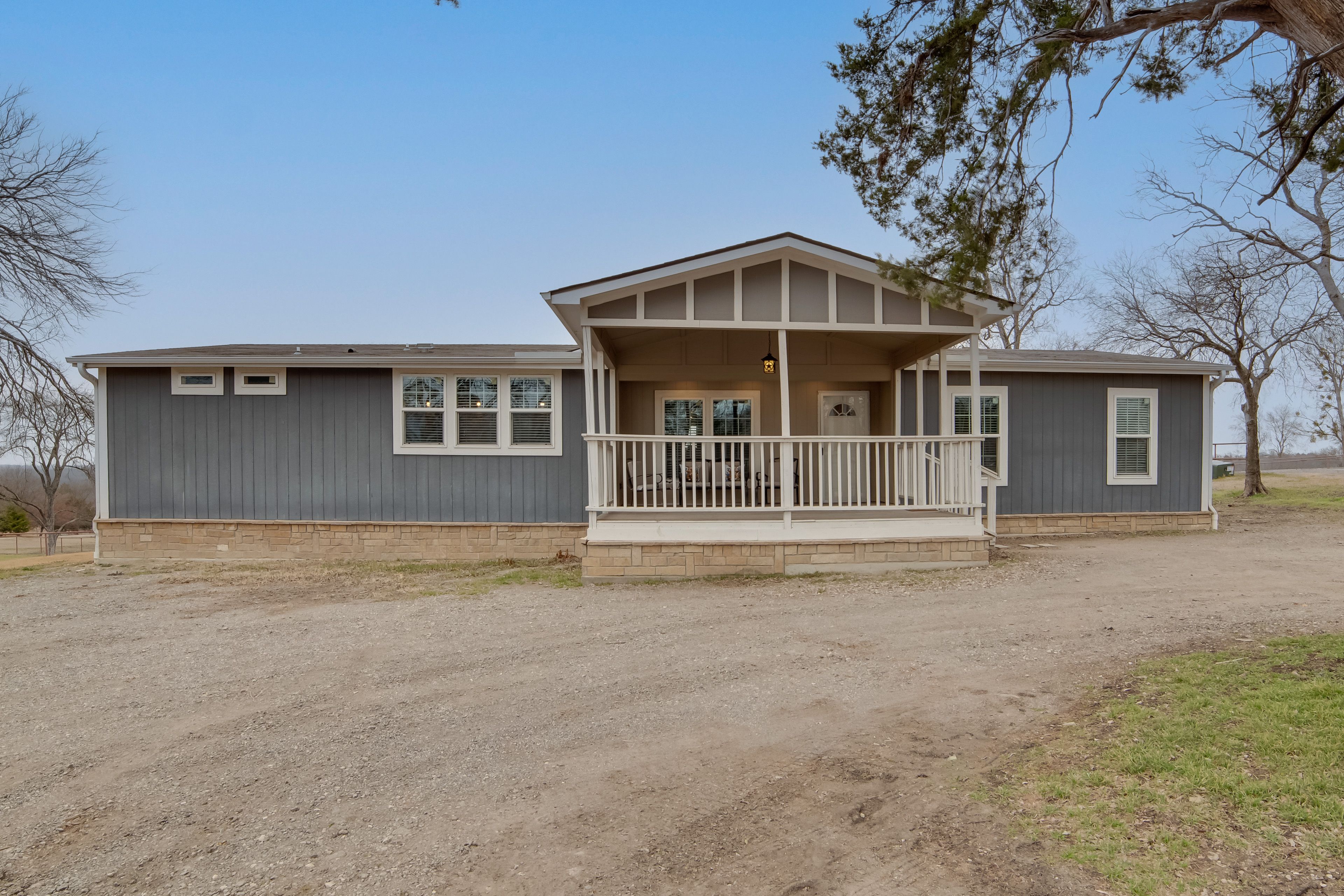 Single-Story Cabin | 12 Mi to Historic Downtown McKinney